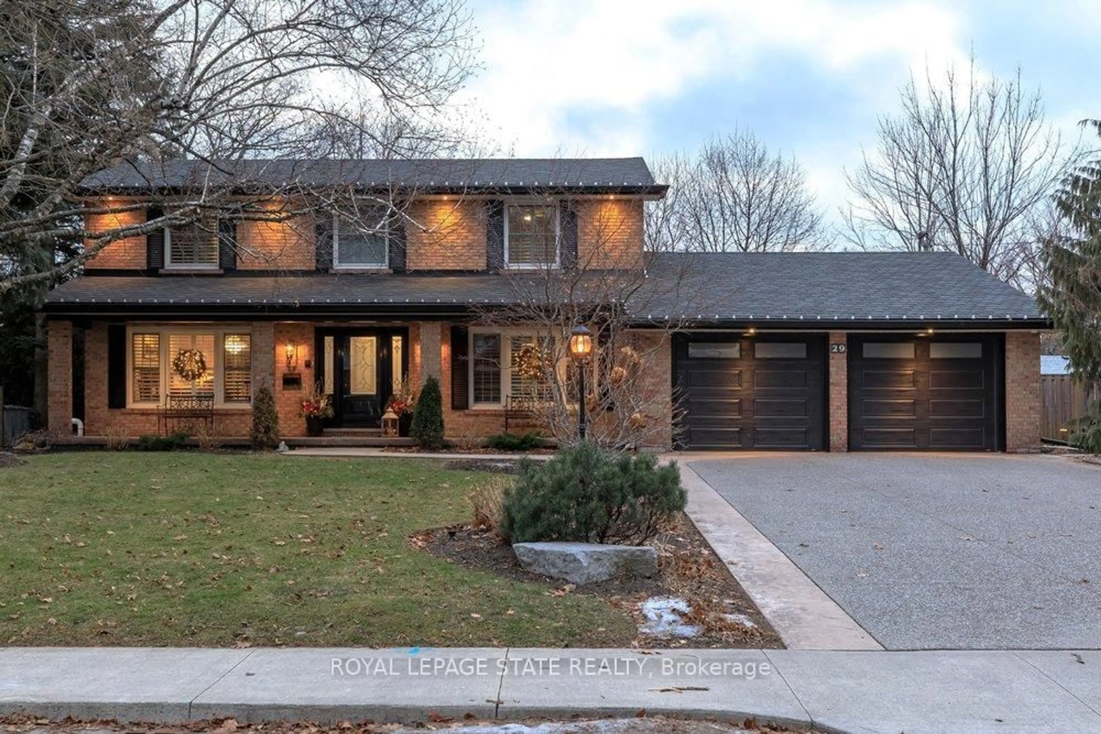 Home with brick exterior material, street for 29 Woodside Dr, Hamilton Ontario L8T 1C4