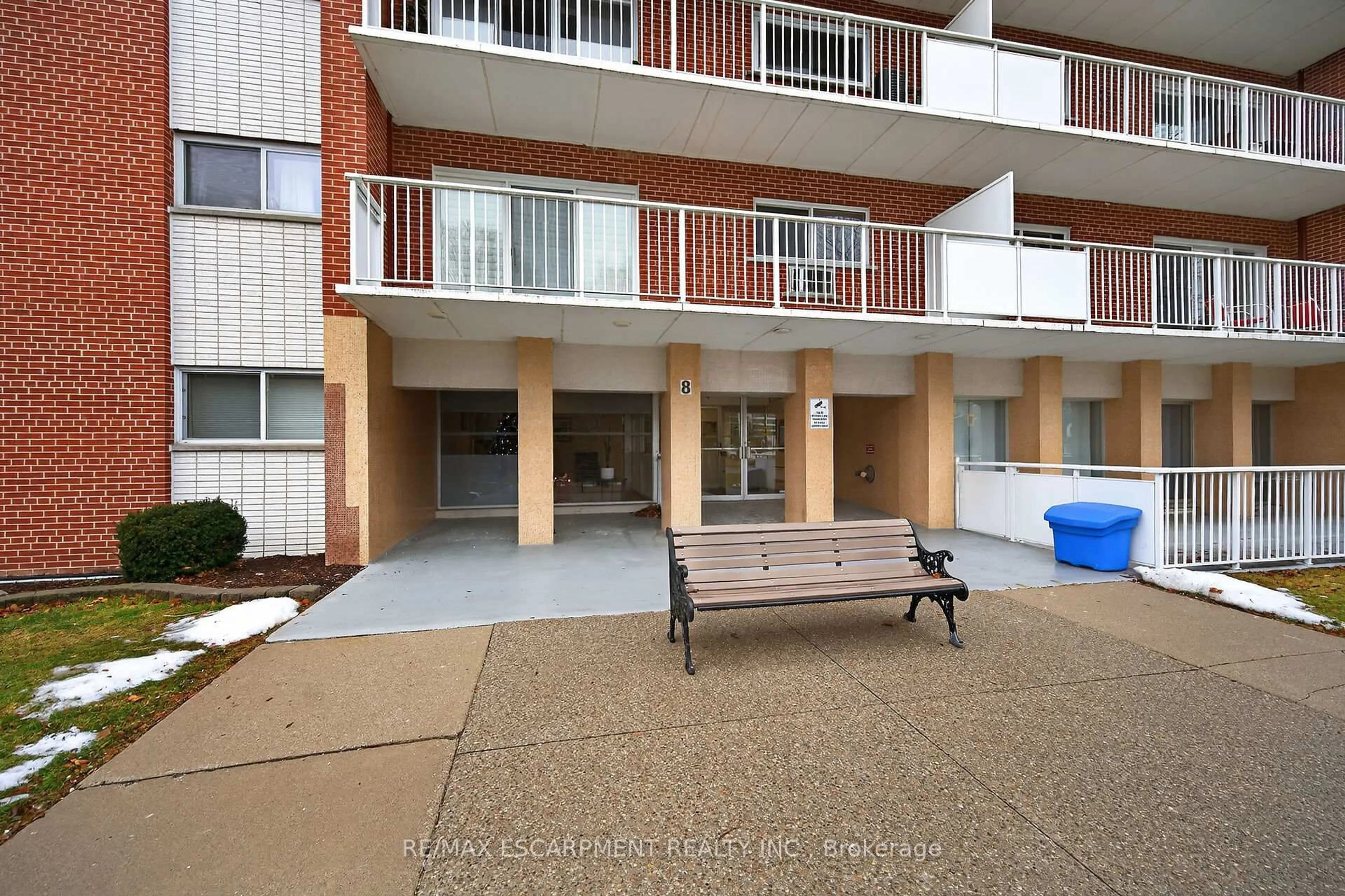 Patio, unknown for 8 Woodman Dr #601, Hamilton Ontario L8K 4C9
