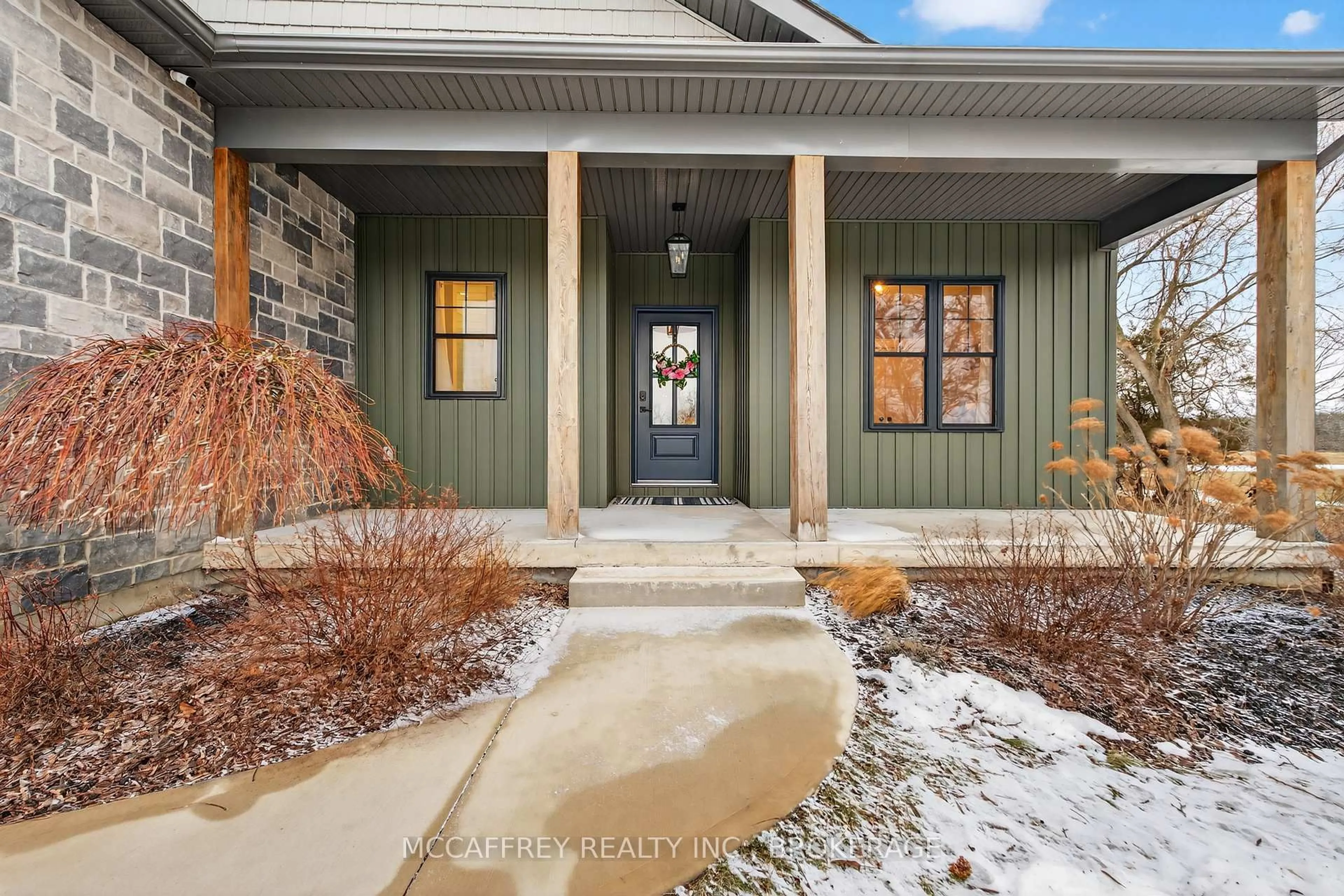 Indoor entryway for 1930 County Rd 9, Napanee Ontario K7R 3K8