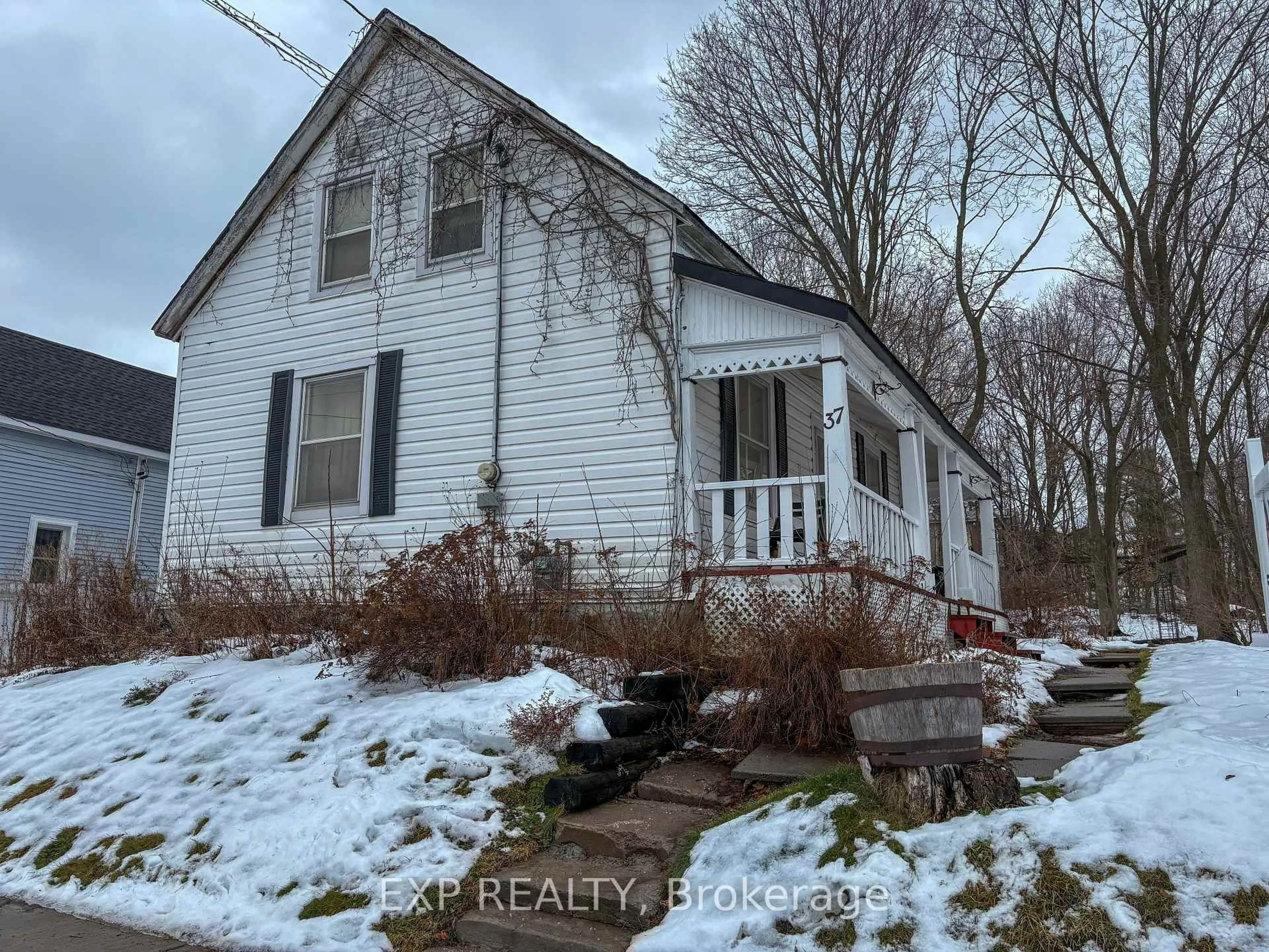 Unknown for 37 Mutual Ave, Renfrew Ontario K7V 3R4