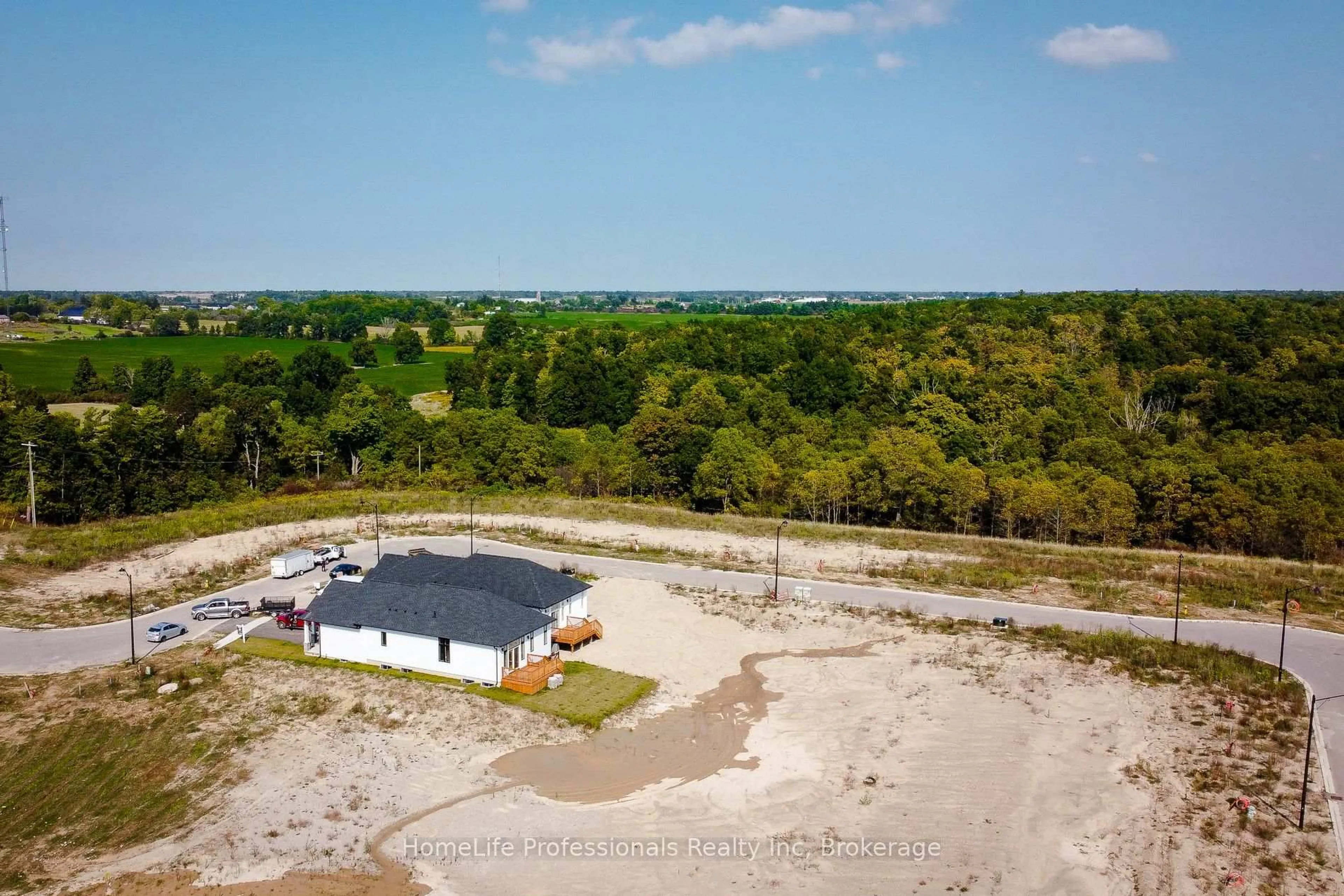 A pic from outside/outdoor area/front of a property/back of a property/a pic from drone, water/lake/river/ocean view for 72 PIKE CREEK Dr, Haldimand Ontario N0A 1H0