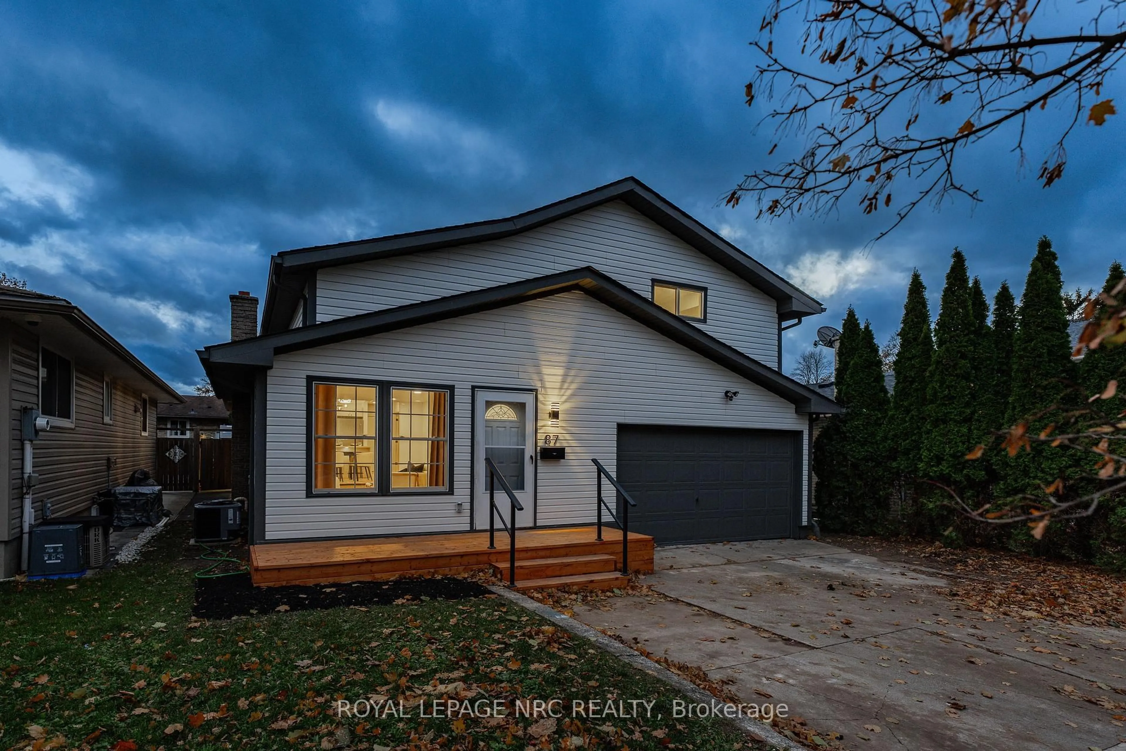 Home with brick exterior material, street for 87 Lafayette Dr, St. Catharines Ontario L2N 6C5