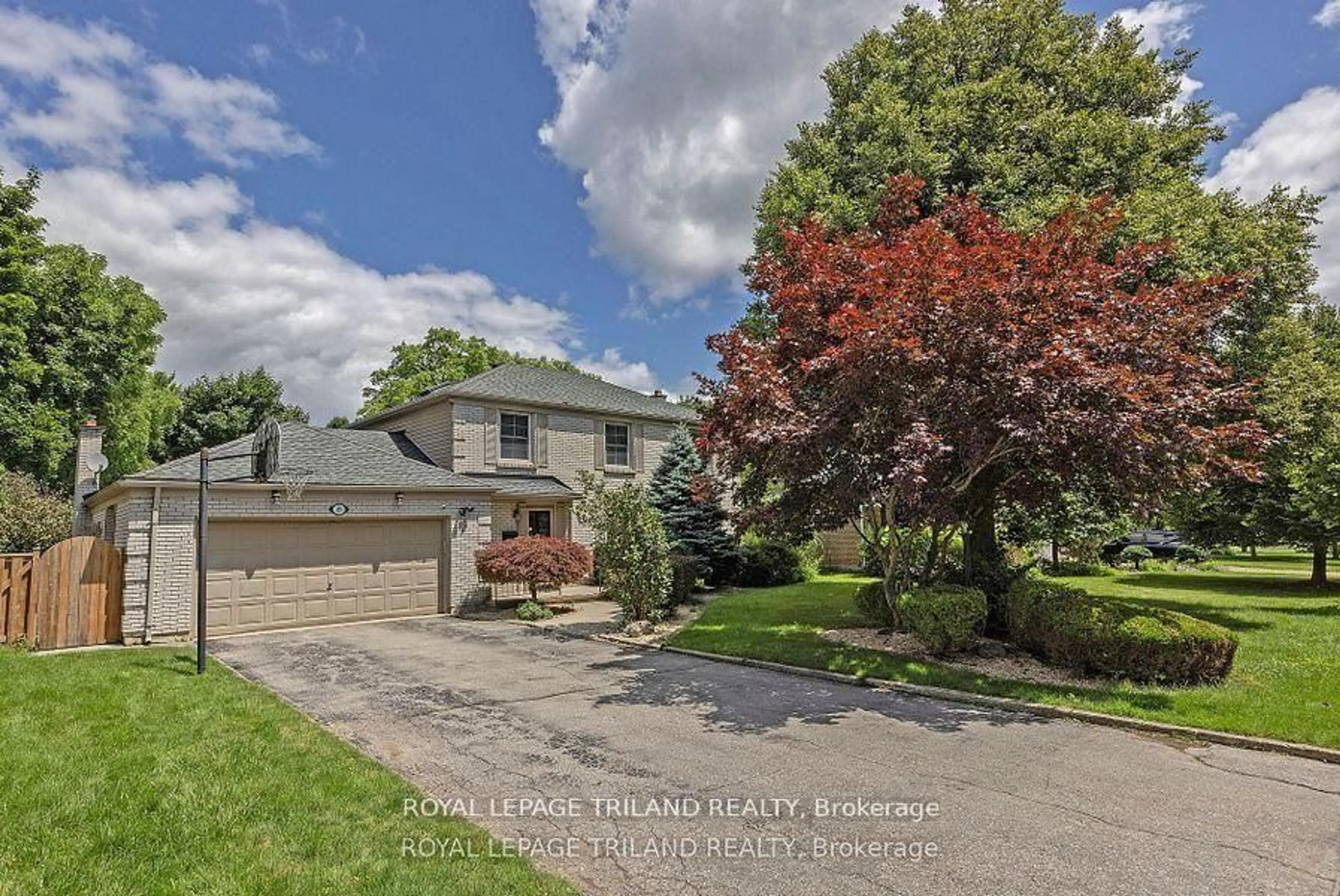 A pic from outside/outdoor area/front of a property/back of a property/a pic from drone, street for 69 Shavian Blvd, London North Ontario N6G 2P4