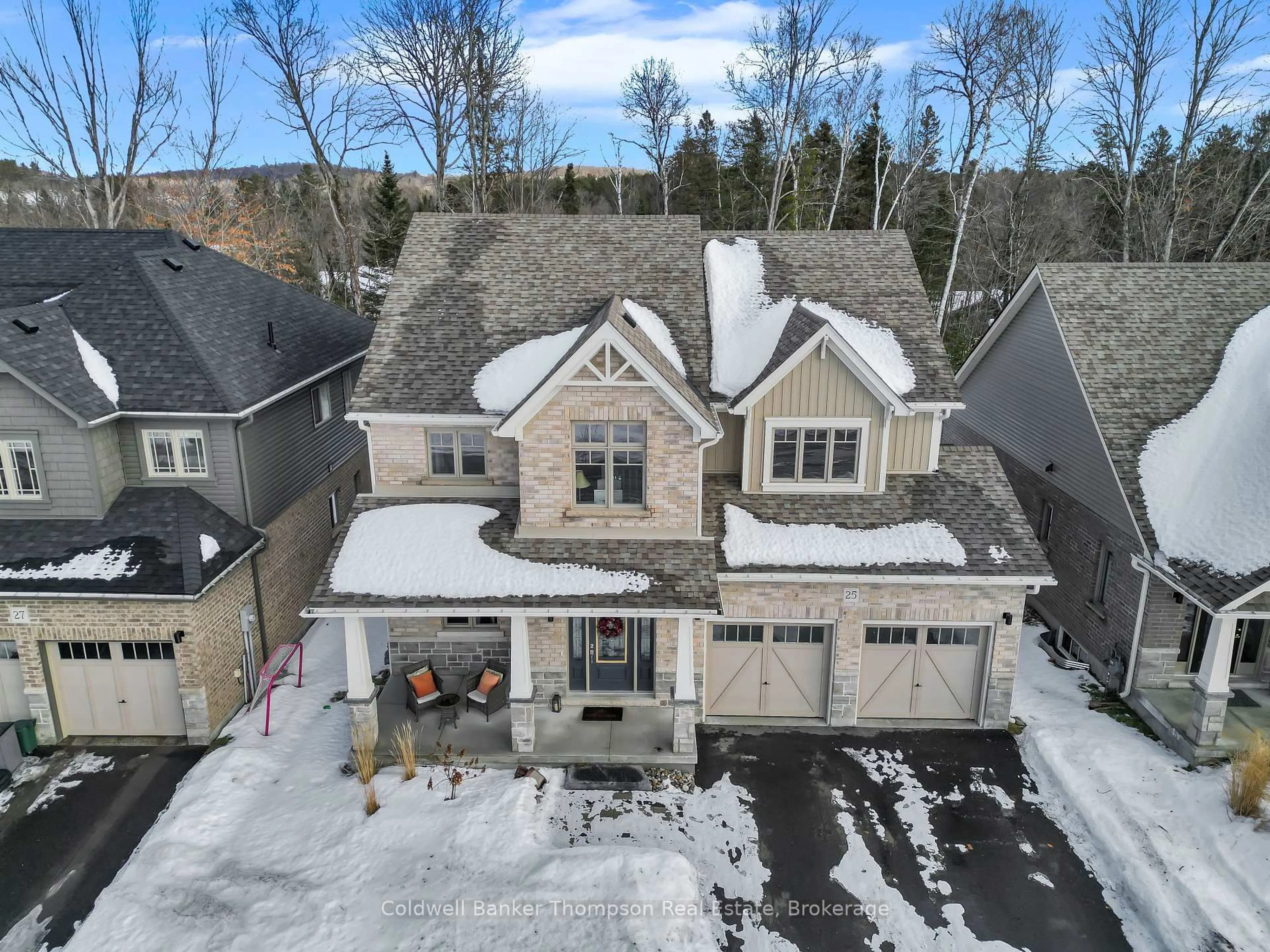 A pic from outside/outdoor area/front of a property/back of a property/a pic from drone, street for 25 Eaglecrest Ave, Huntsville Ontario P1H 0G5