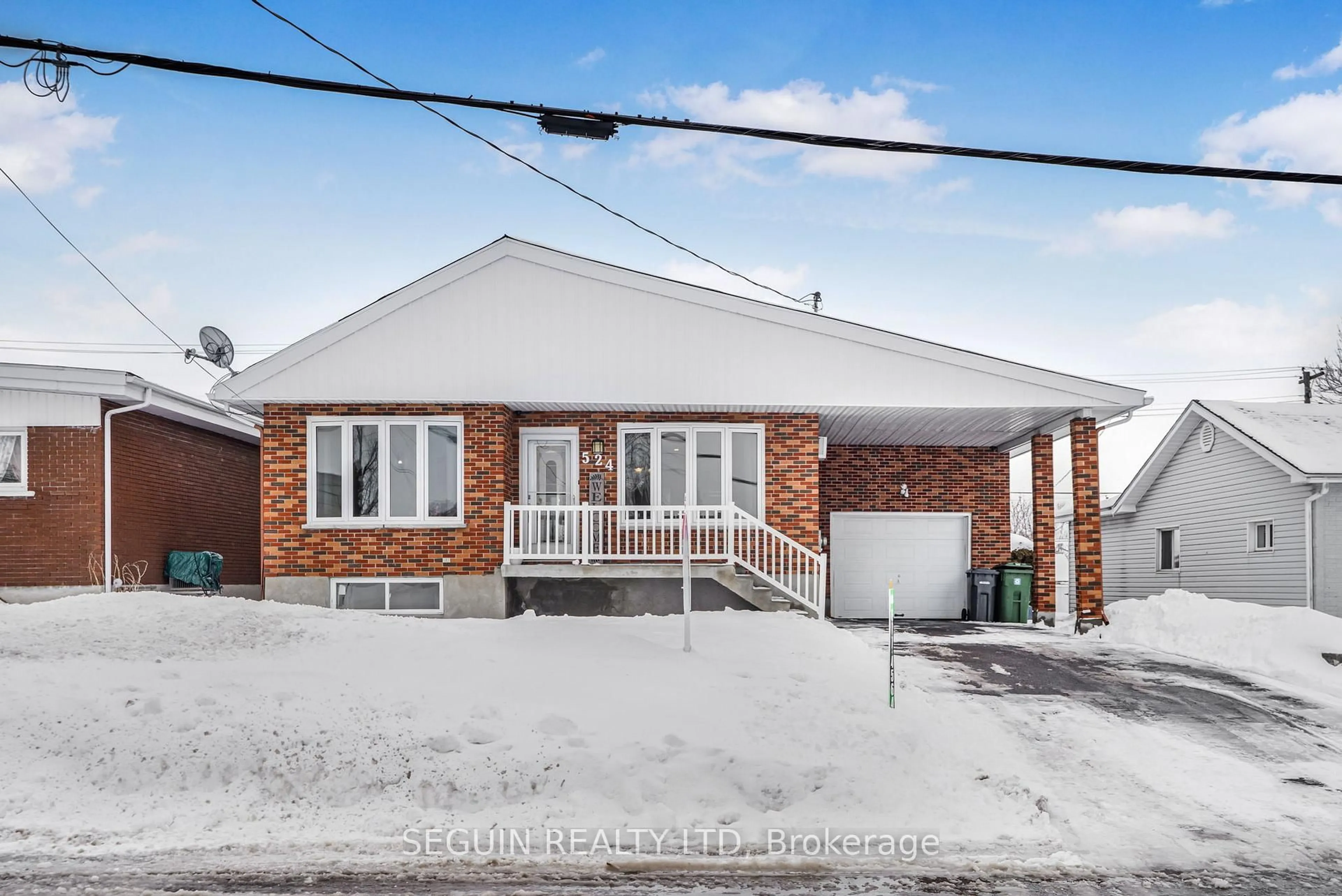 Home with brick exterior material, street for 524 Catherine St, Hawkesbury Ontario K6A 1Z9