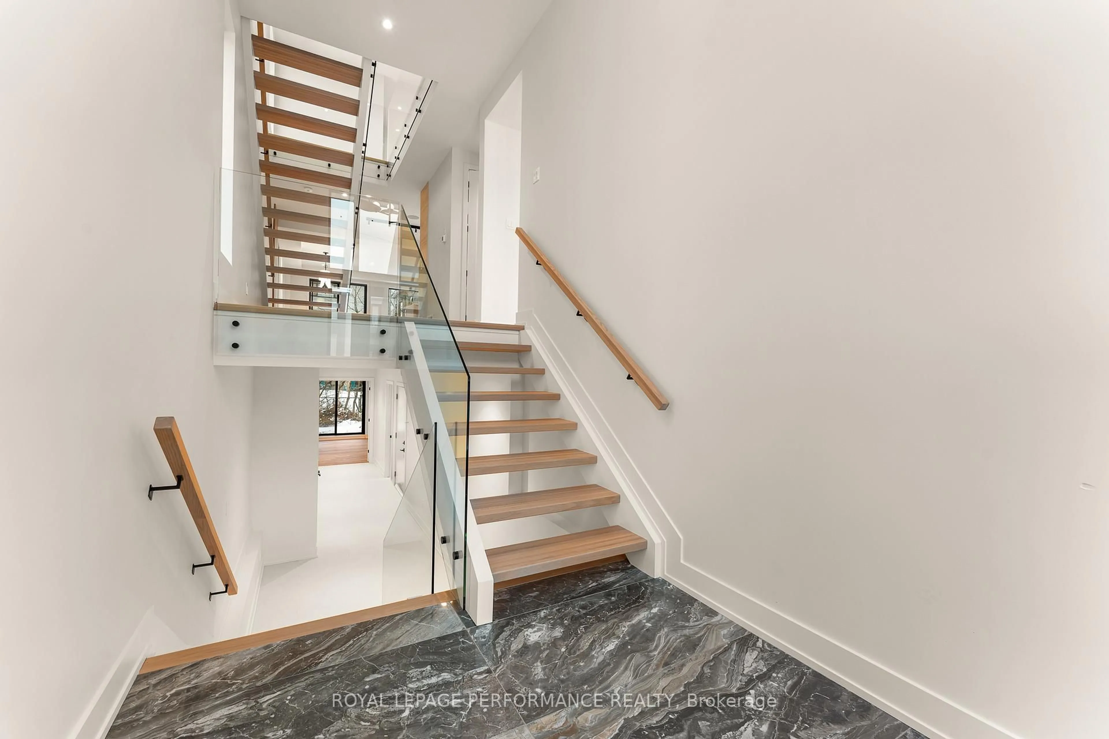 Stairs for 304 Selby Ave, Ottawa Ontario K1Z 6R1