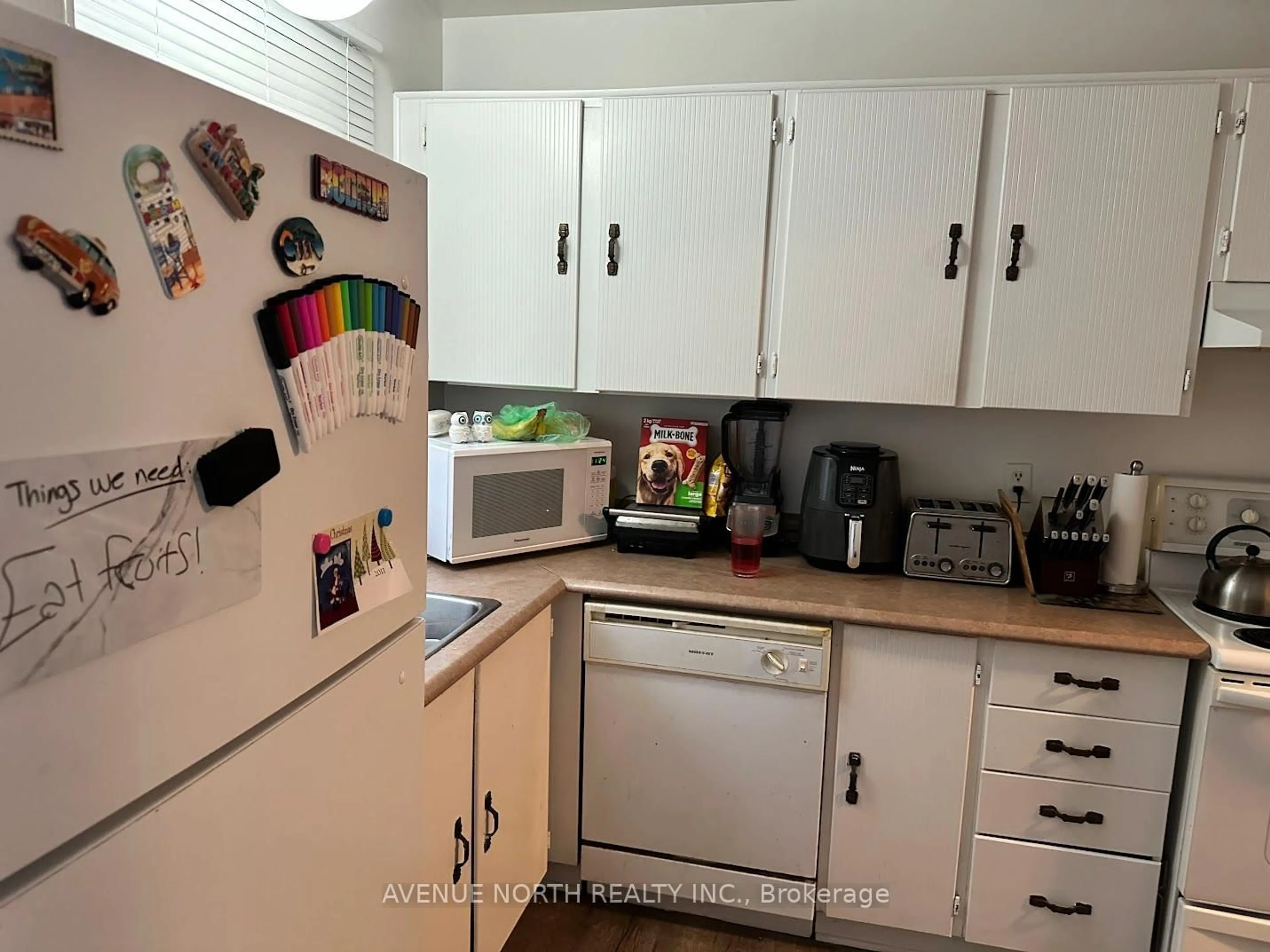 Standard kitchen, unknown for 1396 Foxwell St #110, Ottawa Ontario K1B 5J2