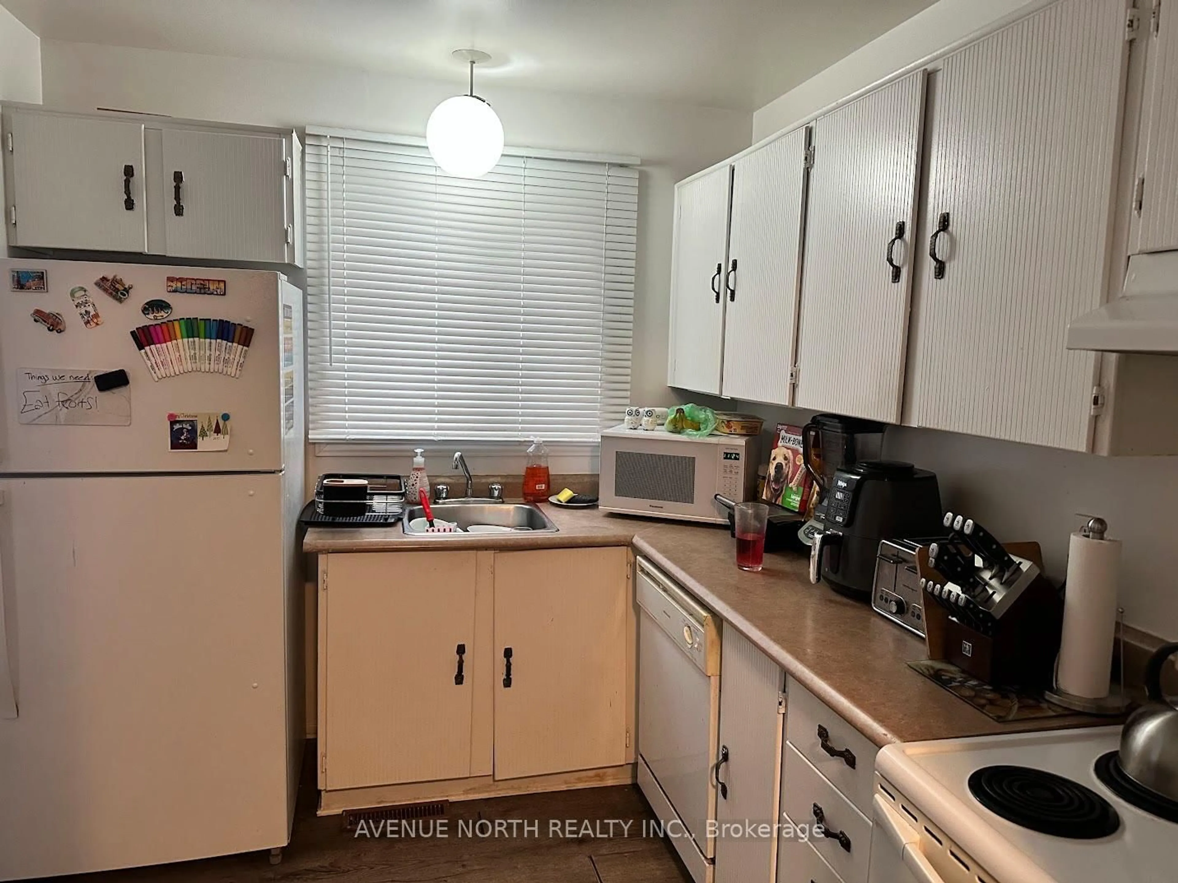 Standard kitchen, unknown for 1396 Foxwell St #110, Ottawa Ontario K1B 5J2