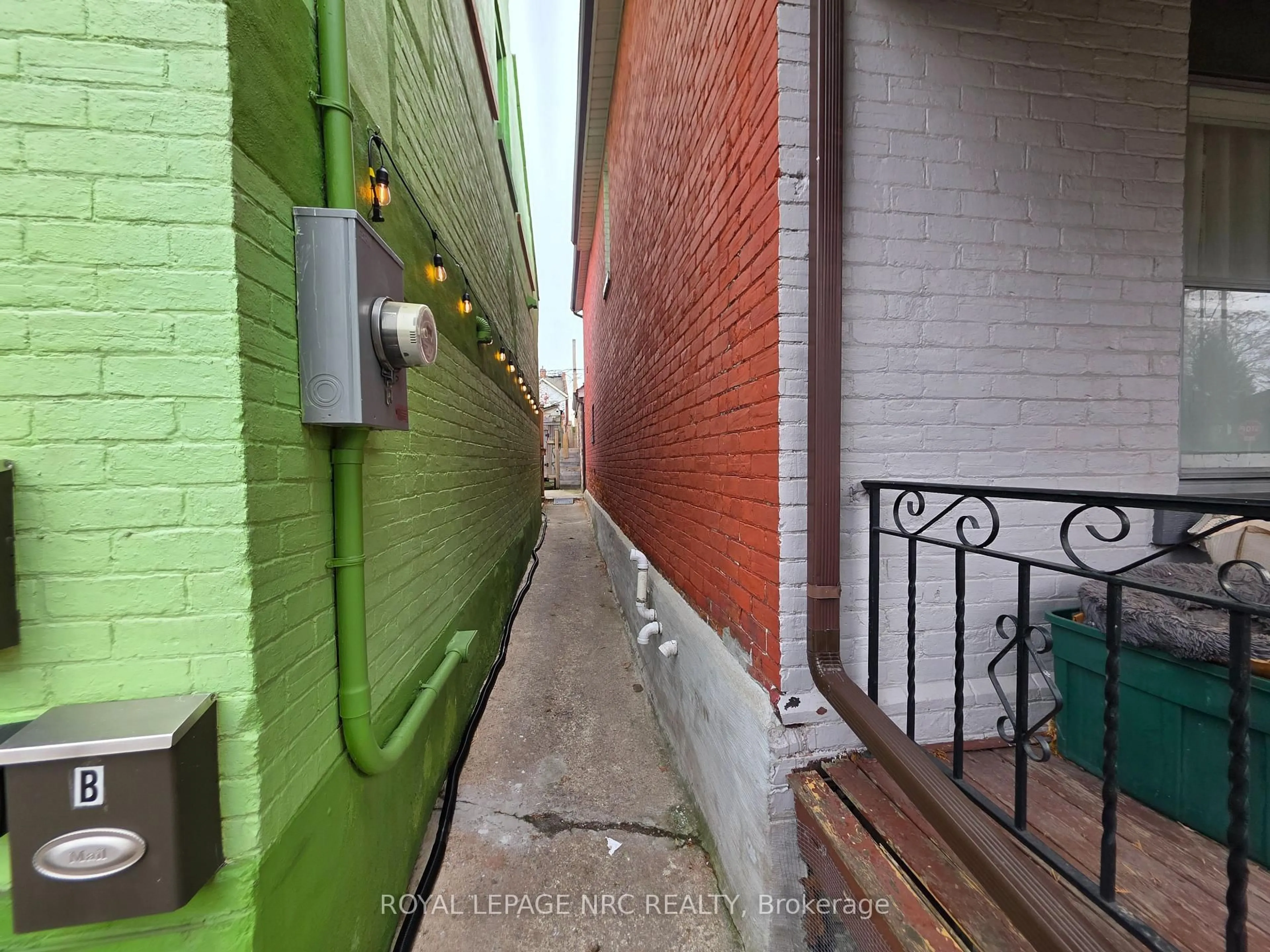 Unknown for 220 Emerald St, Hamilton Ontario L8L 5K8