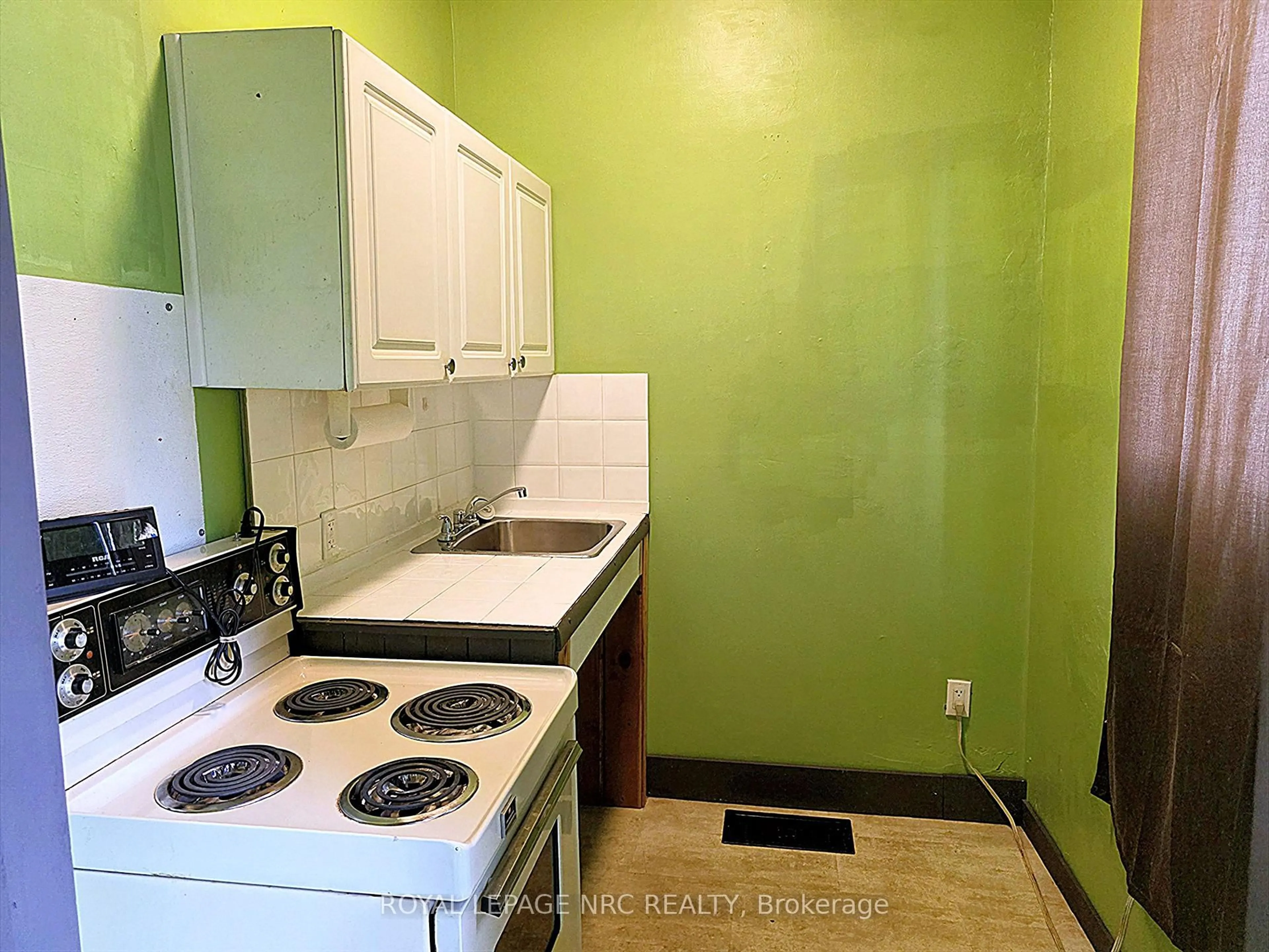 Standard kitchen, unknown for 220 Emerald St, Hamilton Ontario L8L 5K8