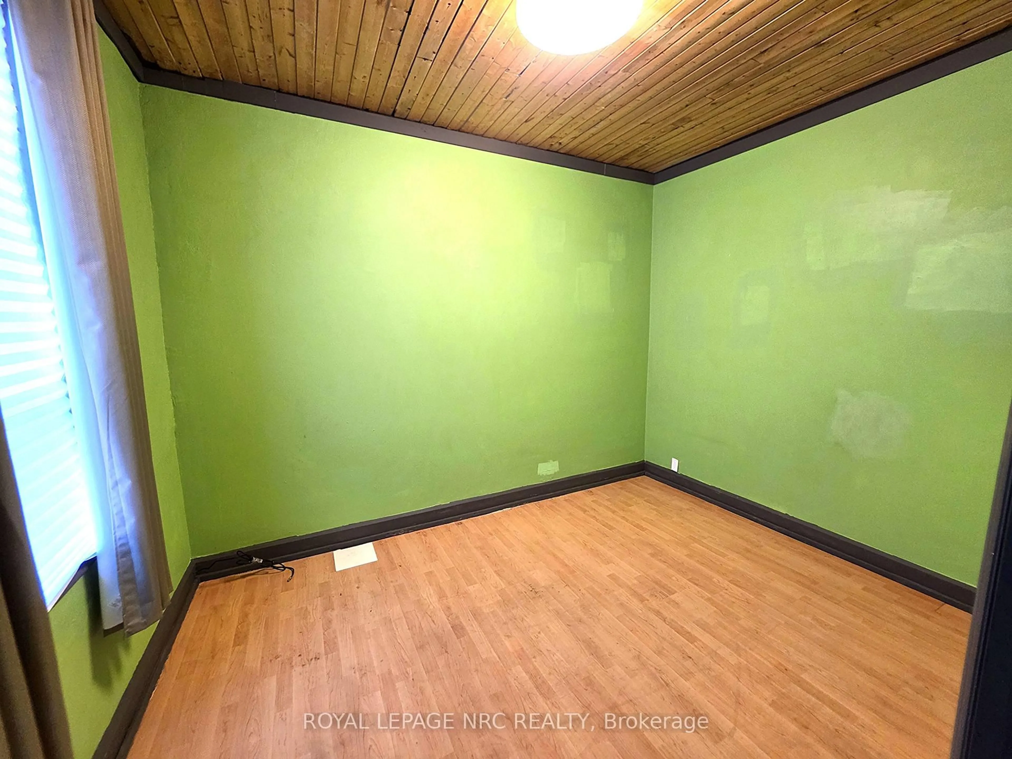 A pic of a room for 220 Emerald St, Hamilton Ontario L8L 5K8