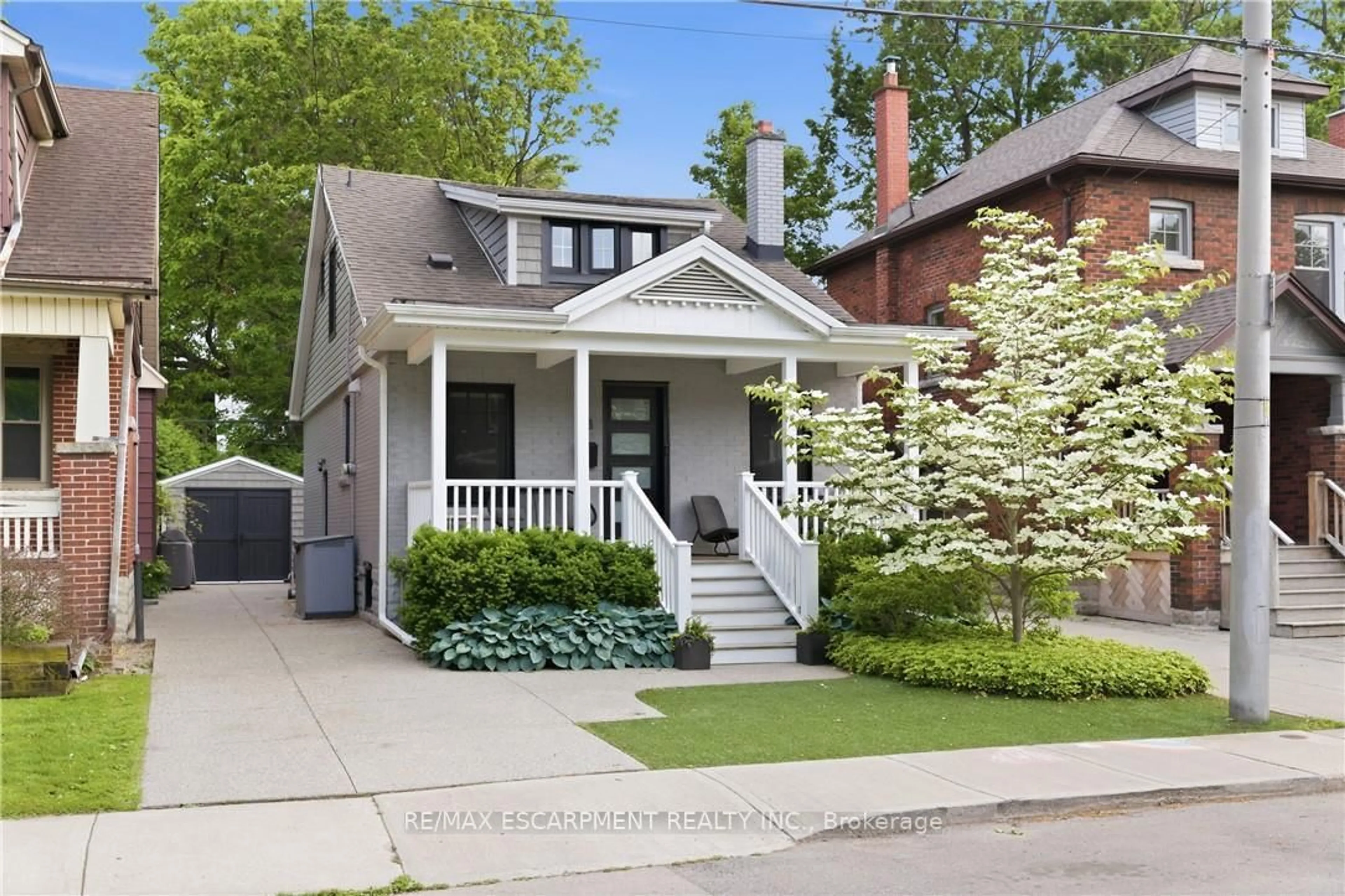 Home with brick exterior material, street for 73 ARKELL St, Hamilton Ontario L8S 1N6