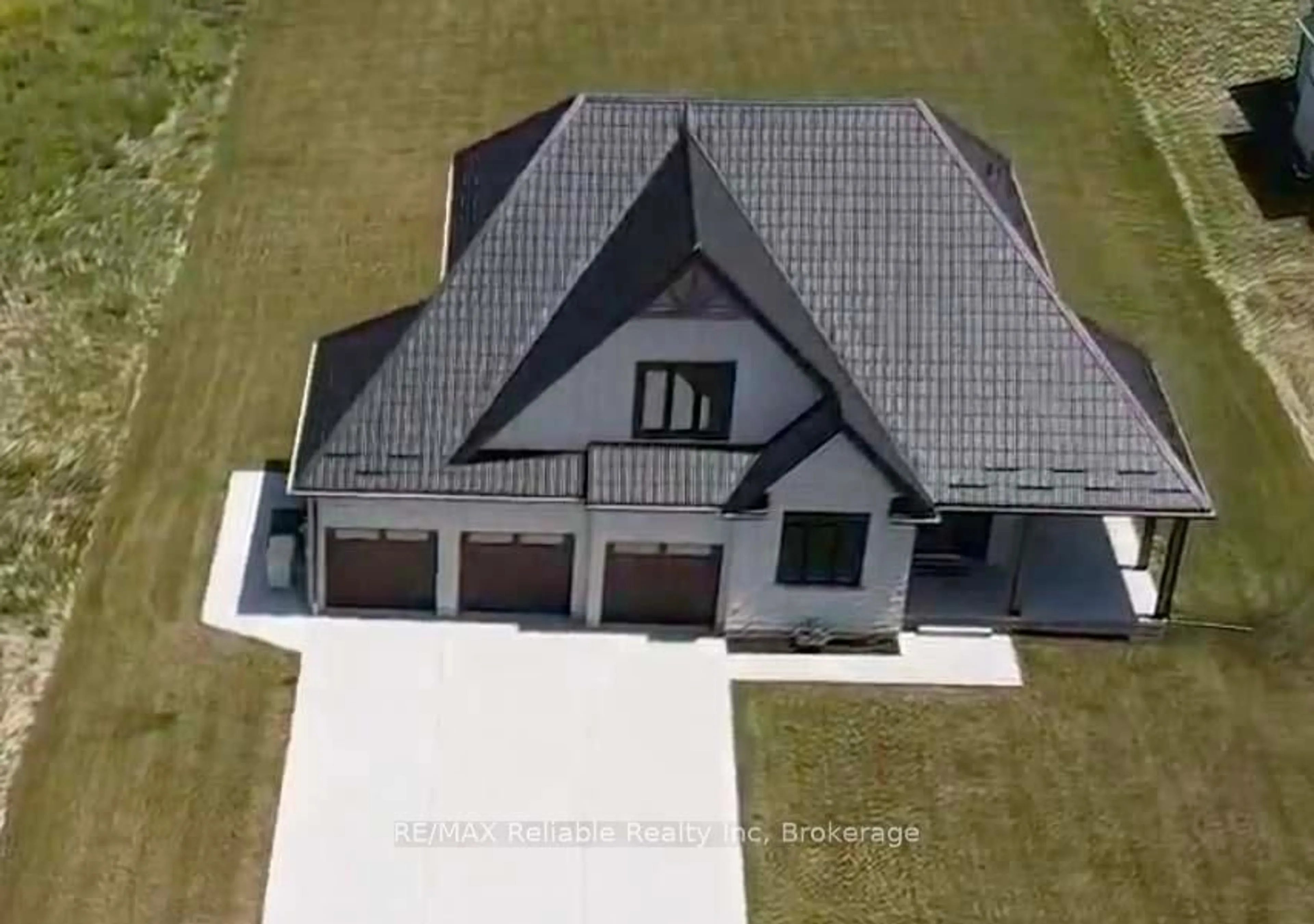 A pic from outside/outdoor area/front of a property/back of a property/a pic from drone, building for 73590 Irene Cres, Bluewater Ontario N0M 2T0