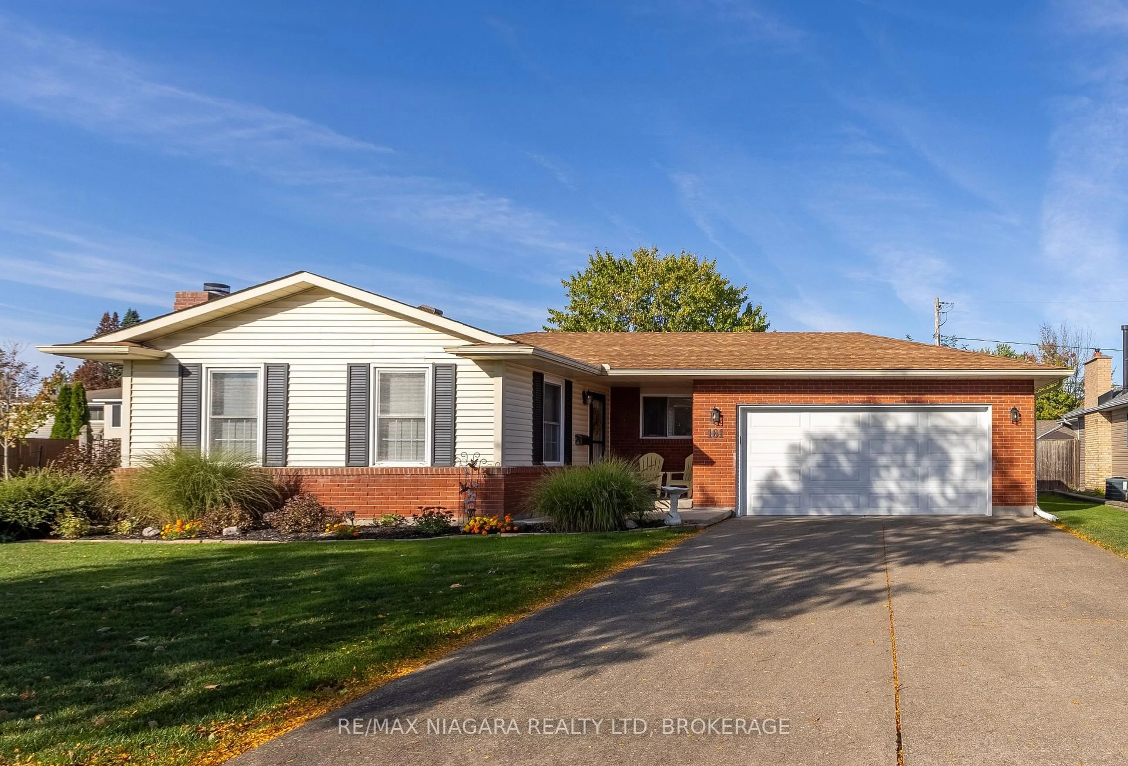 Home with brick exterior material, street for 161 Green Pointe Dr, Welland Ontario L3C 6Y7