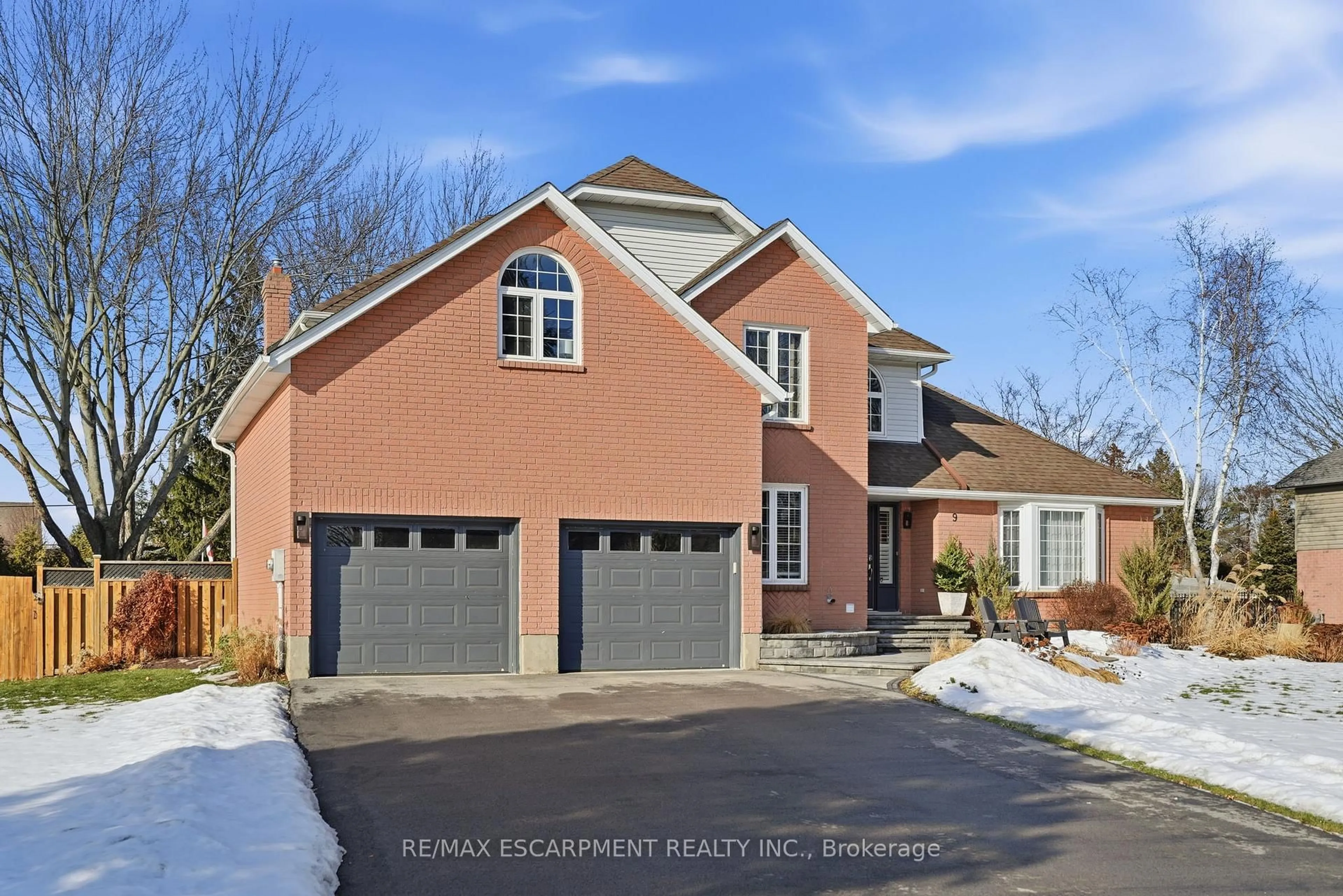 Unknown for 9 CORNELIA Crt, Hamilton Ontario L8B 0Z9