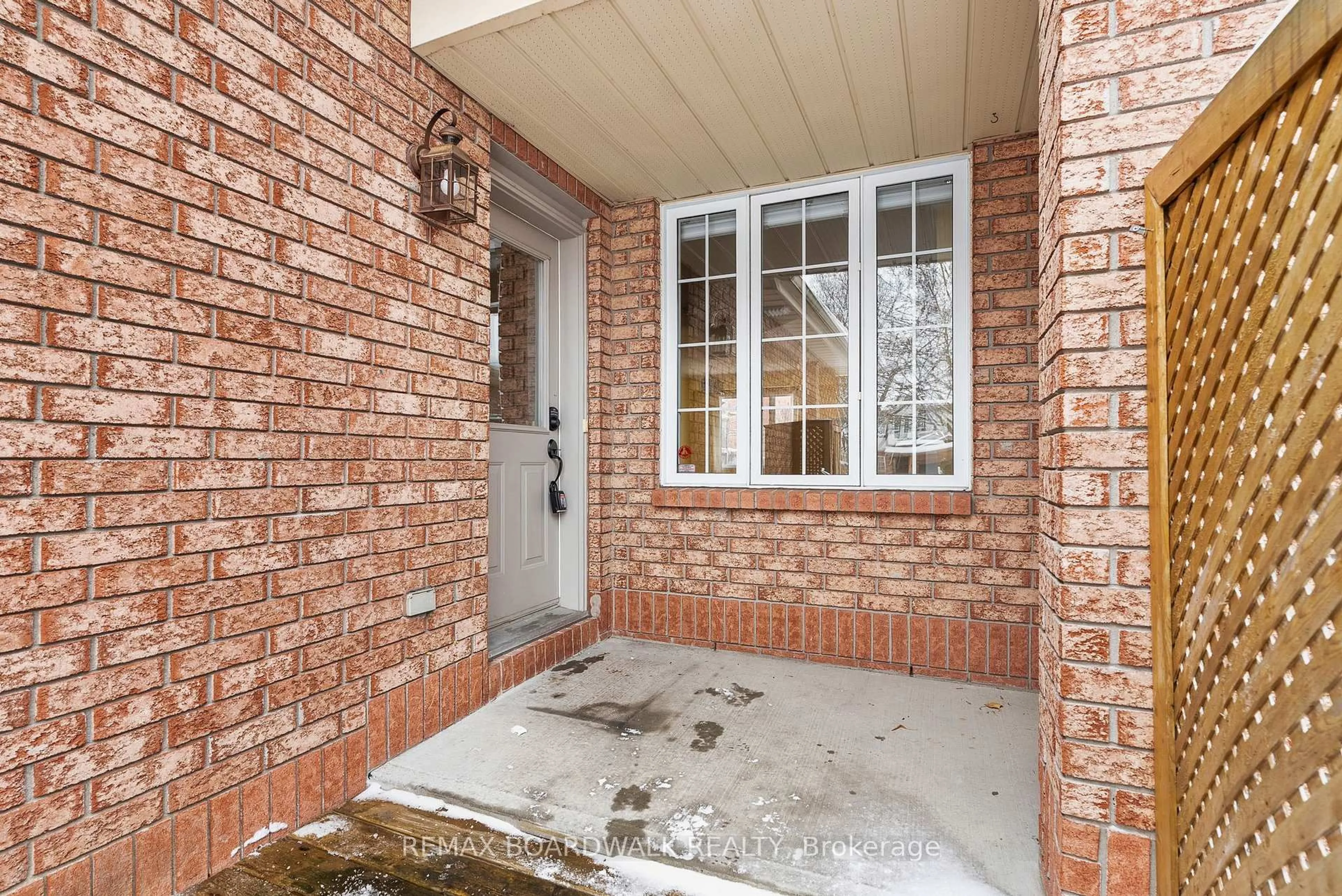 Unknown for 42 College Circ, Ottawa Ontario K1K 4R8