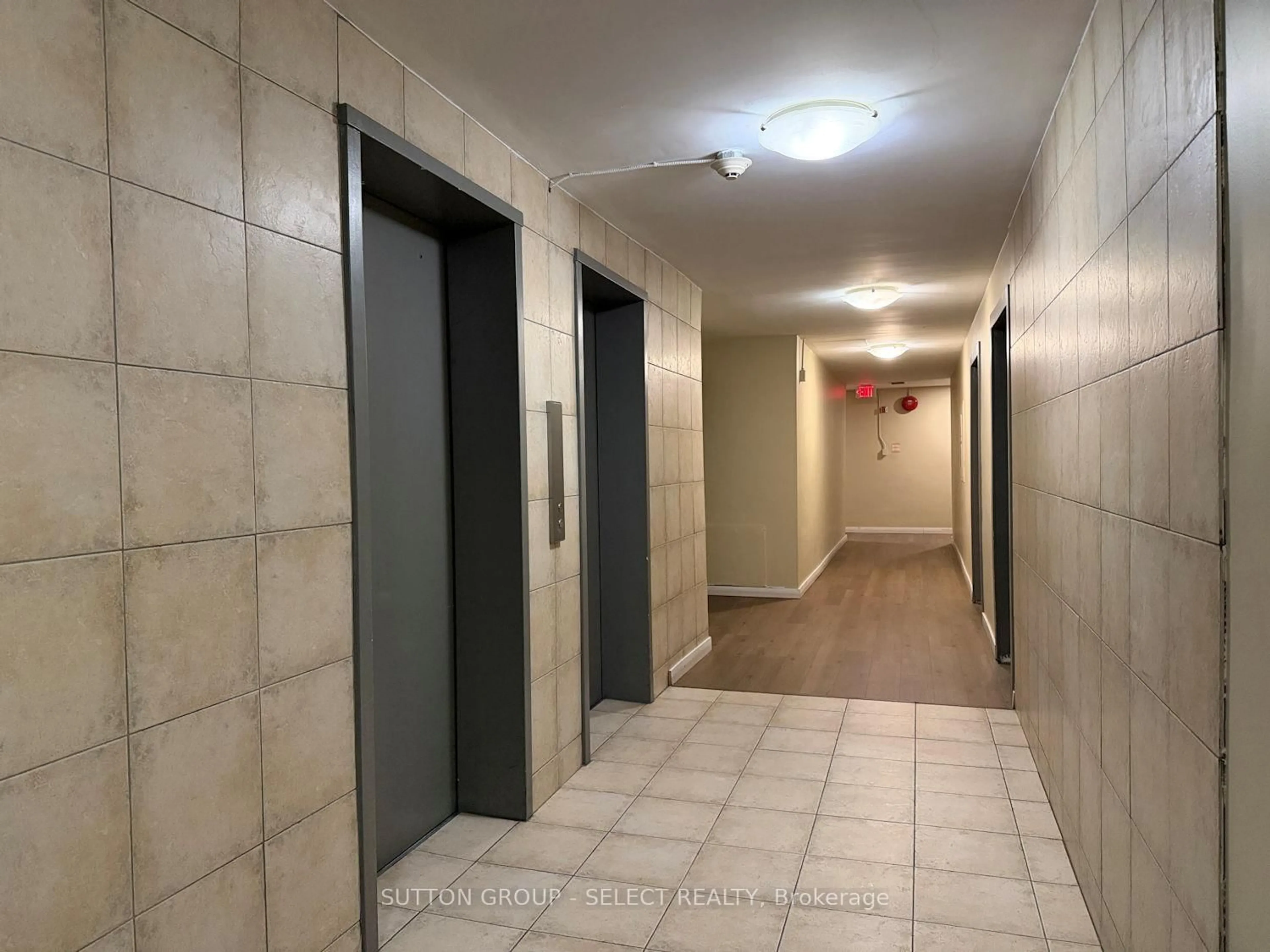 Unknown for 573 Mornington Ave #402, London East Ontario N5Y 4T9