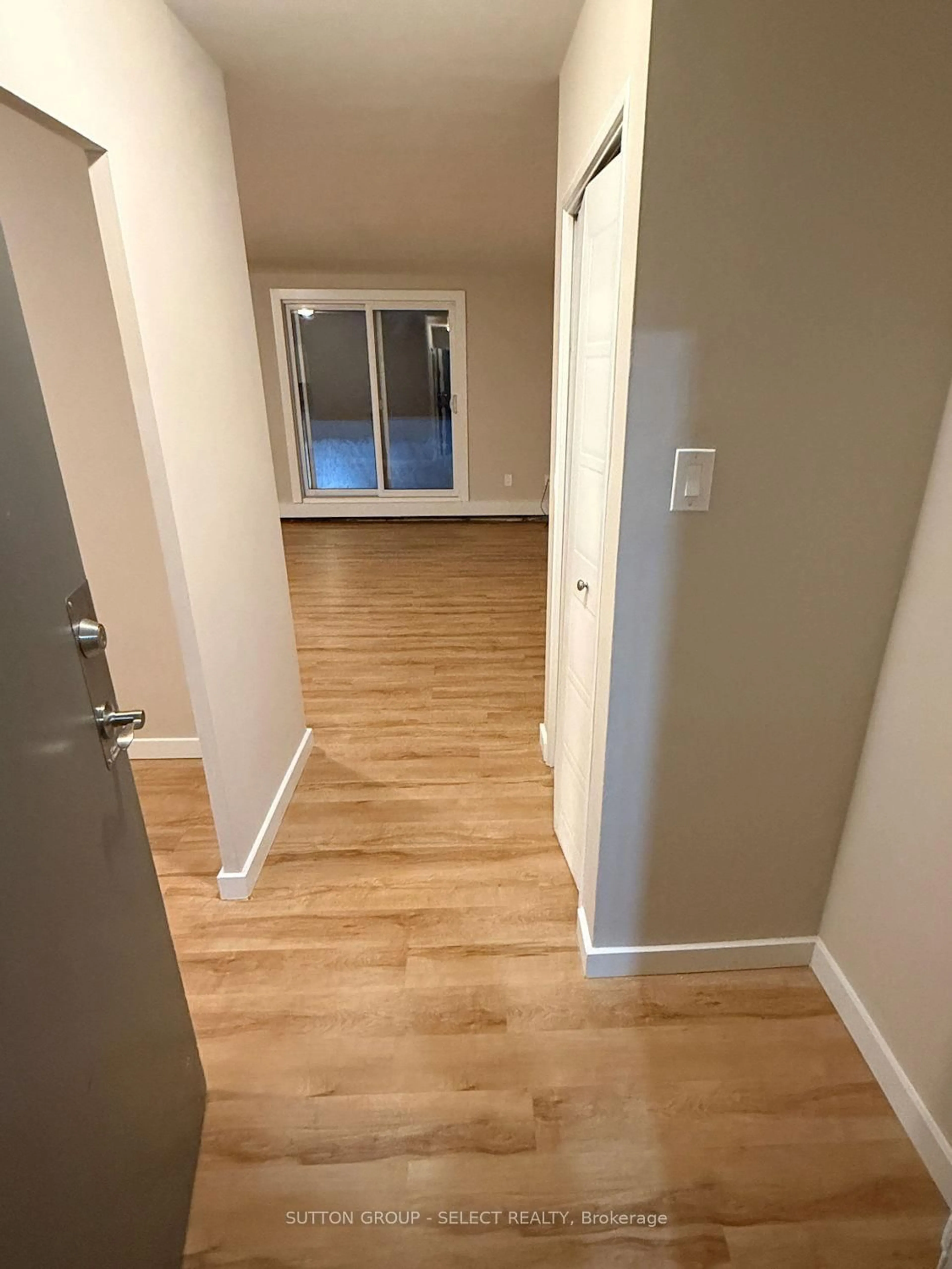 Unknown for 573 Mornington Ave #402, London East Ontario N5Y 4T9