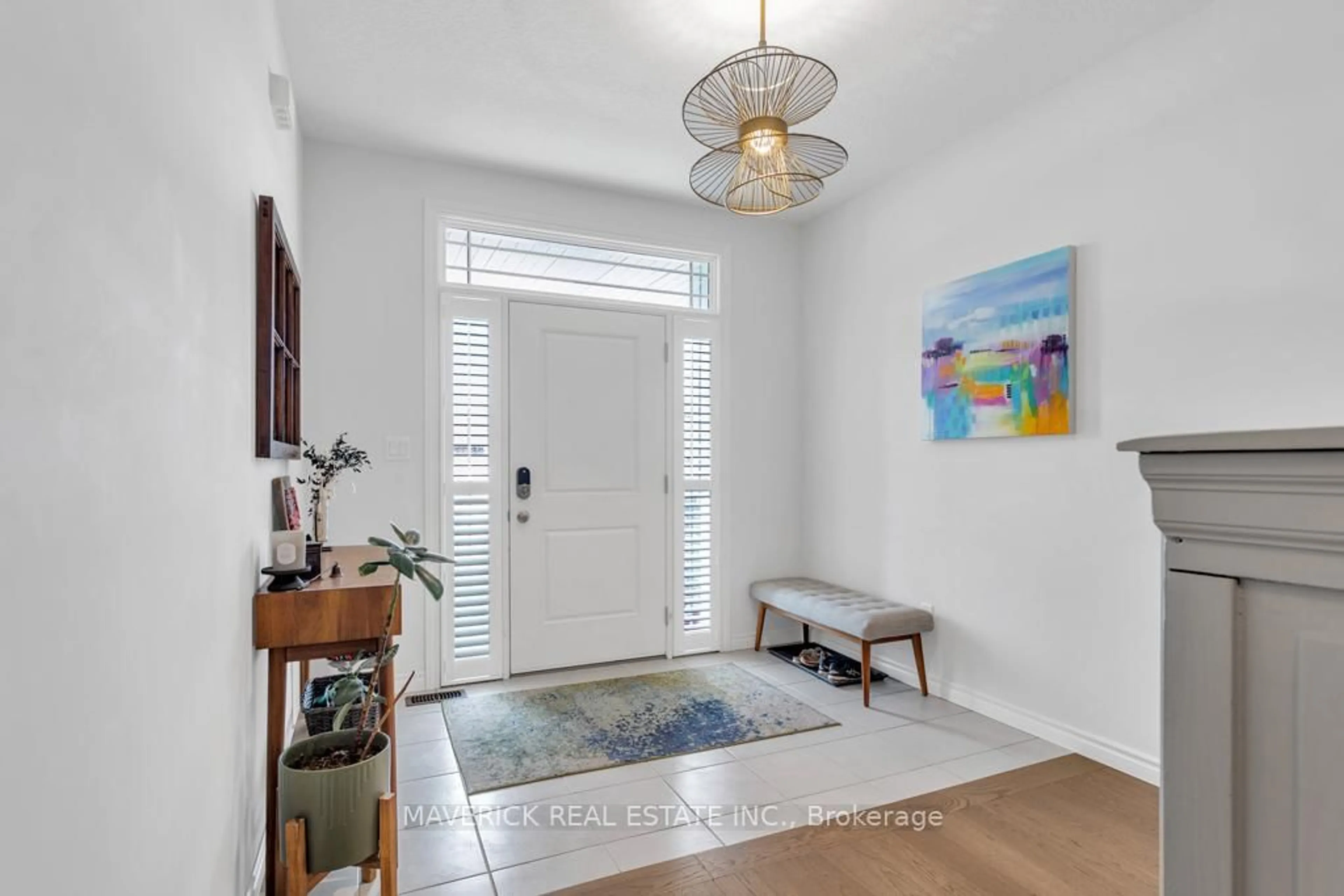 Indoor entryway for 21 CHAMBERLAIN Ave, Ingersoll Ontario N5C 0C6