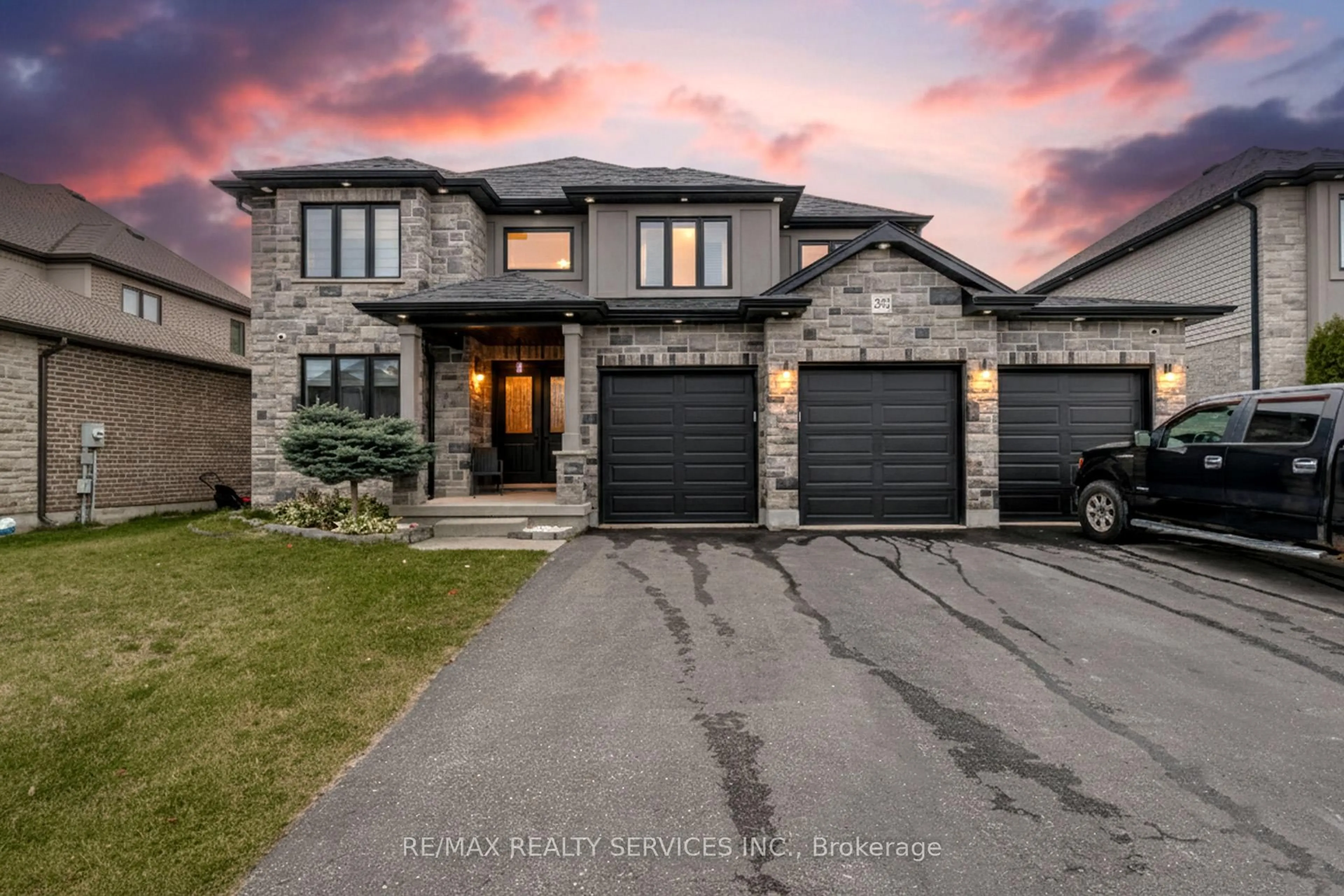 Home with brick exterior material, street for 263 Wedgewood Dr, Woodstock Ontario N4T 0J1