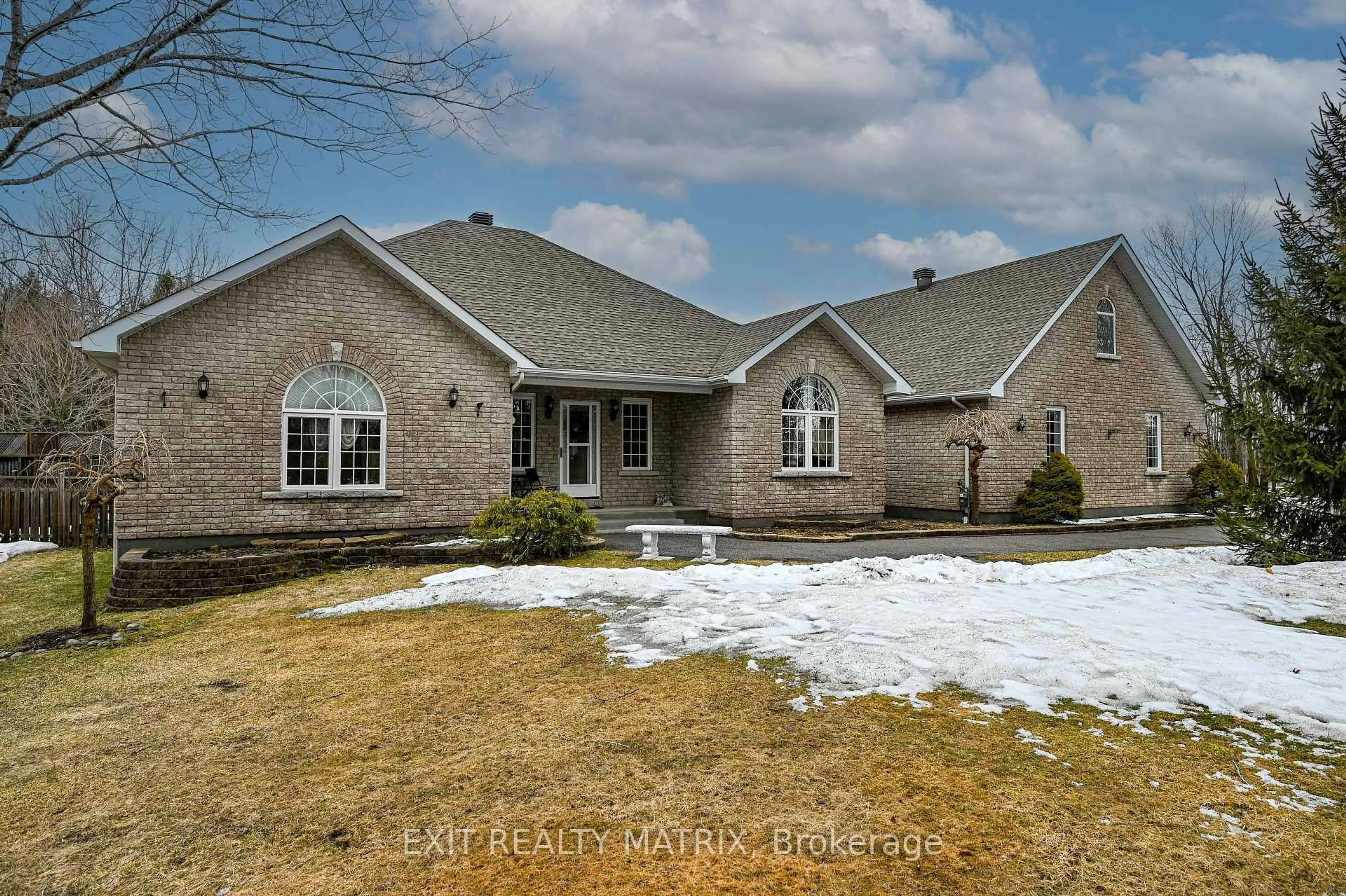 Home with brick exterior material, unknown for 2573 Mitchell St, Metcalfe Ontario K0A 2P0