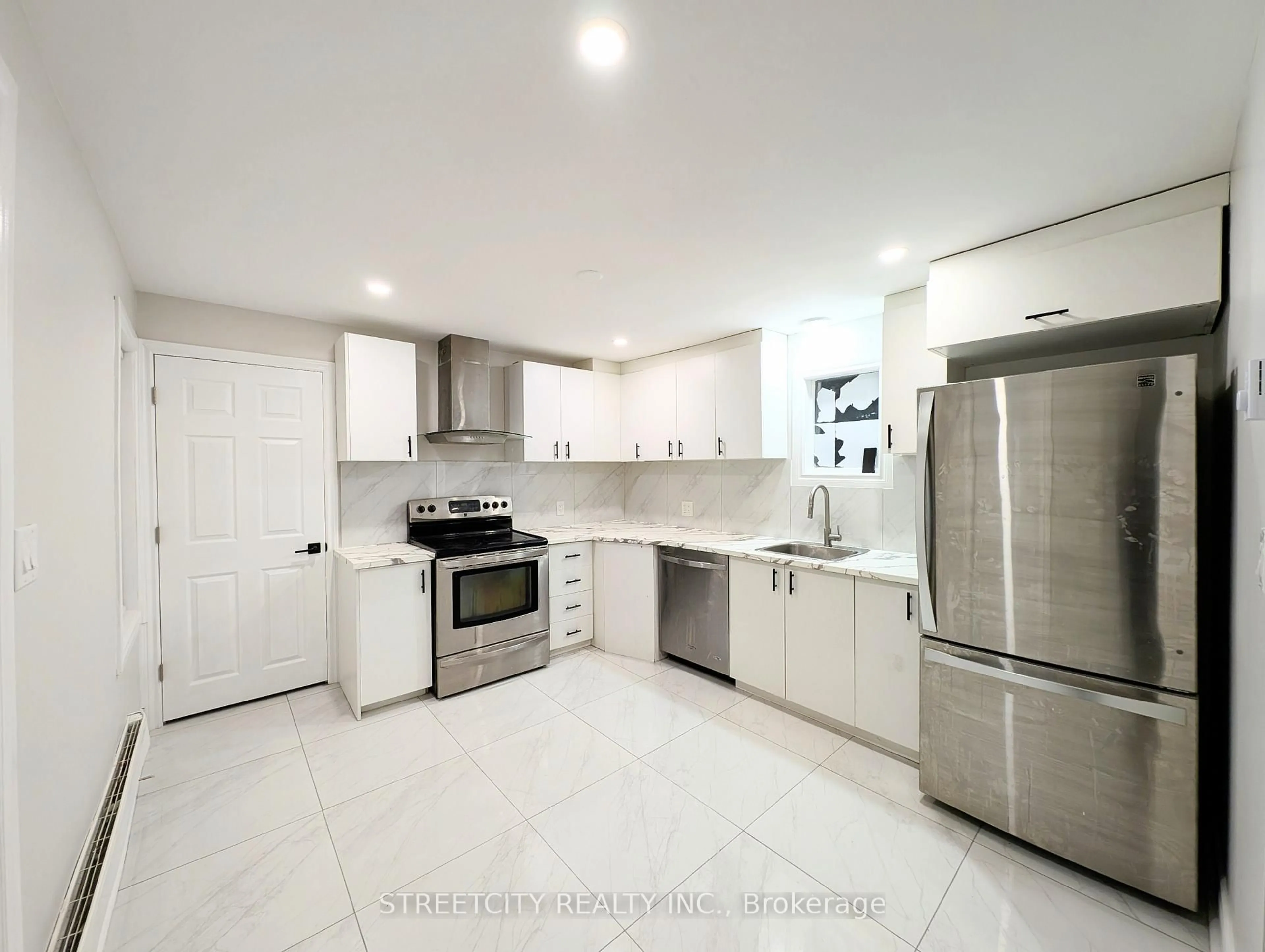 Open concept kitchen, ceramic/tile floor for 137 Proctor St, Sarnia Ontario N7T 3G1