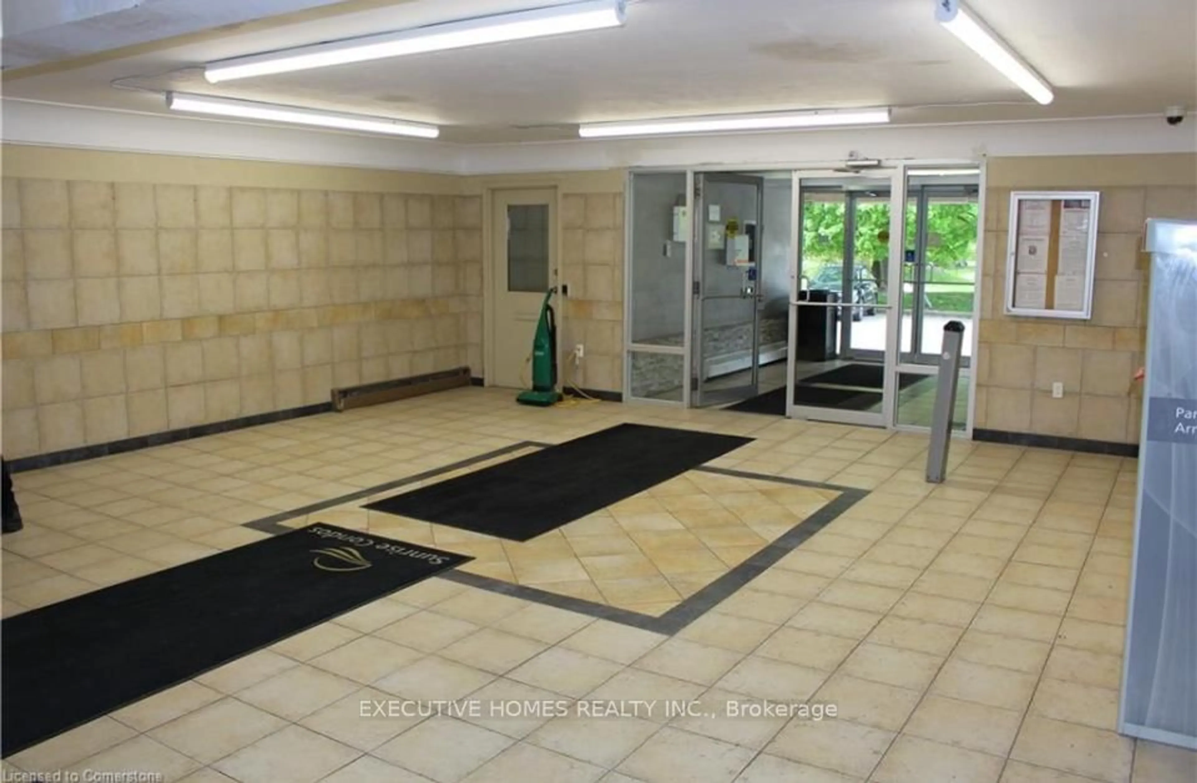 Unknown for 583 Mornington Ave #110, London East Ontario N5Y 3E9