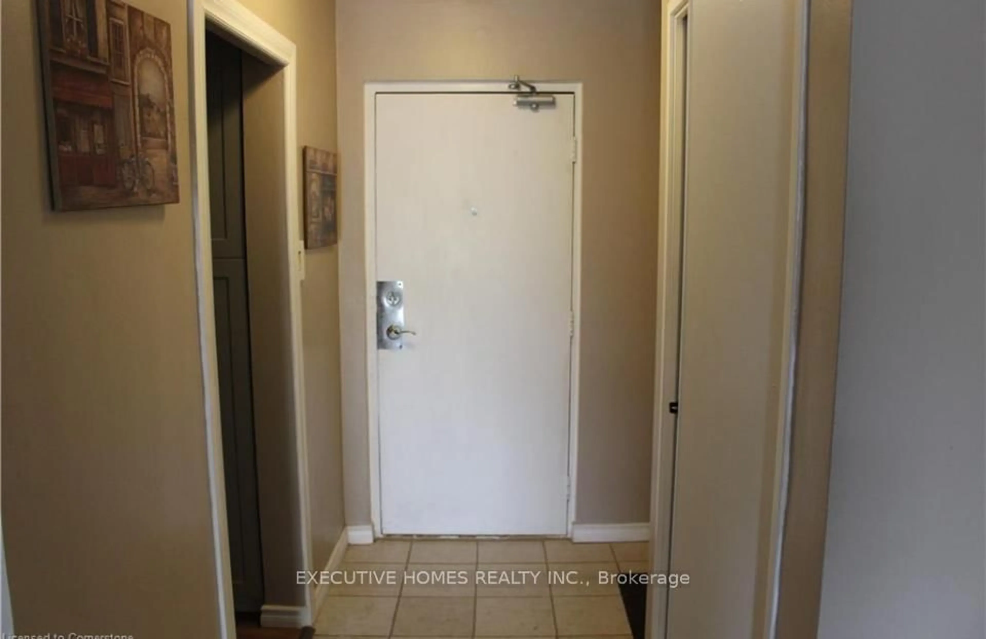 Indoor entryway for 583 Mornington Ave #110, London East Ontario N5Y 3E9