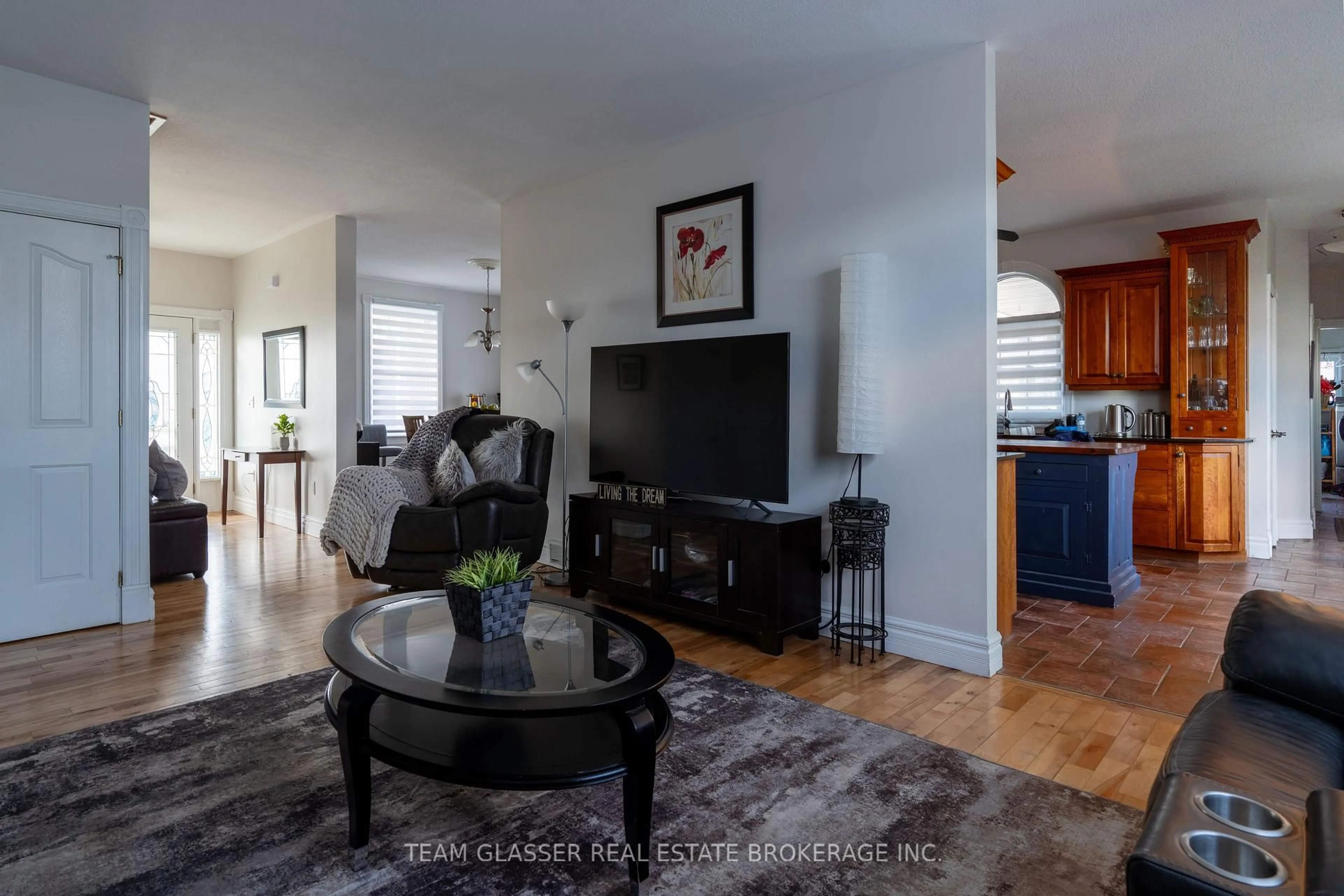 Living room with furniture, unknown for 139 Wesley Rd, Dutton/Dunwich Ontario N0L 1J0