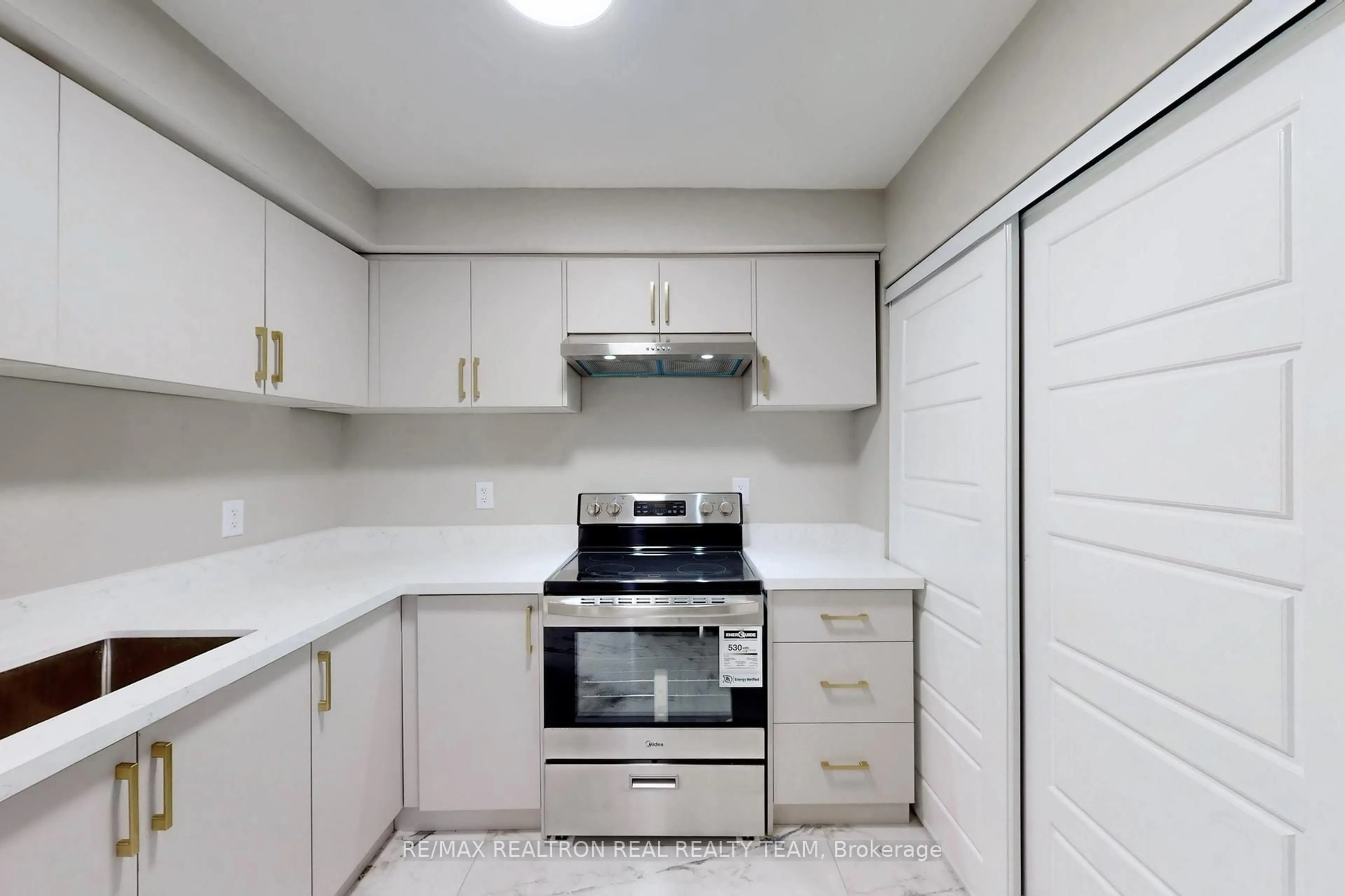 Standard kitchen, unknown for 195 Balmoral Ave, Hamilton Ontario L8L 2J7