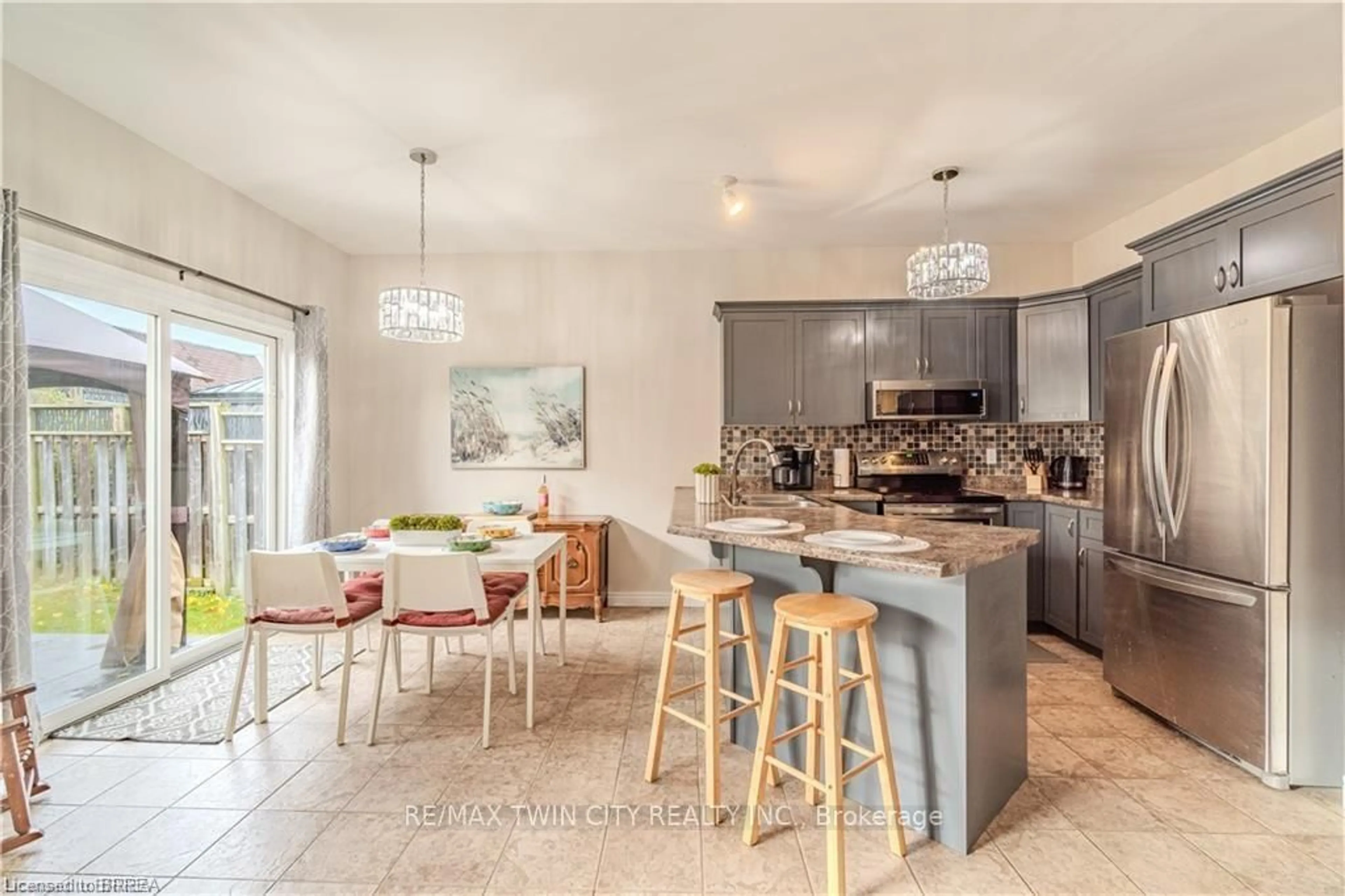 Open concept kitchen, ceramic/tile floor for 11 Irongate Dr, Brant Ontario N3L 4G4