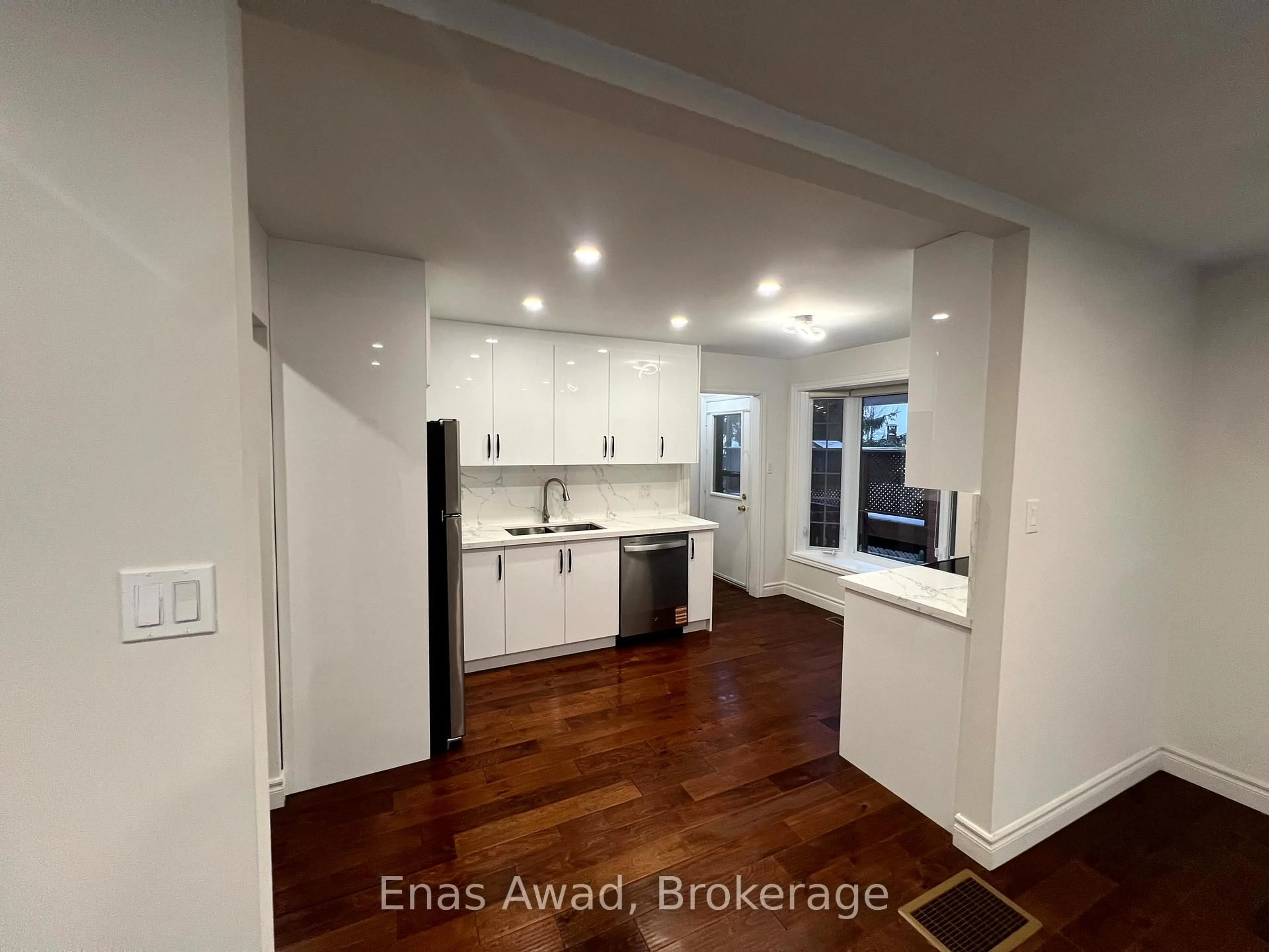 Unknown for 1402 Clearview Dr, Peterborough Ontario K9K 1Z8