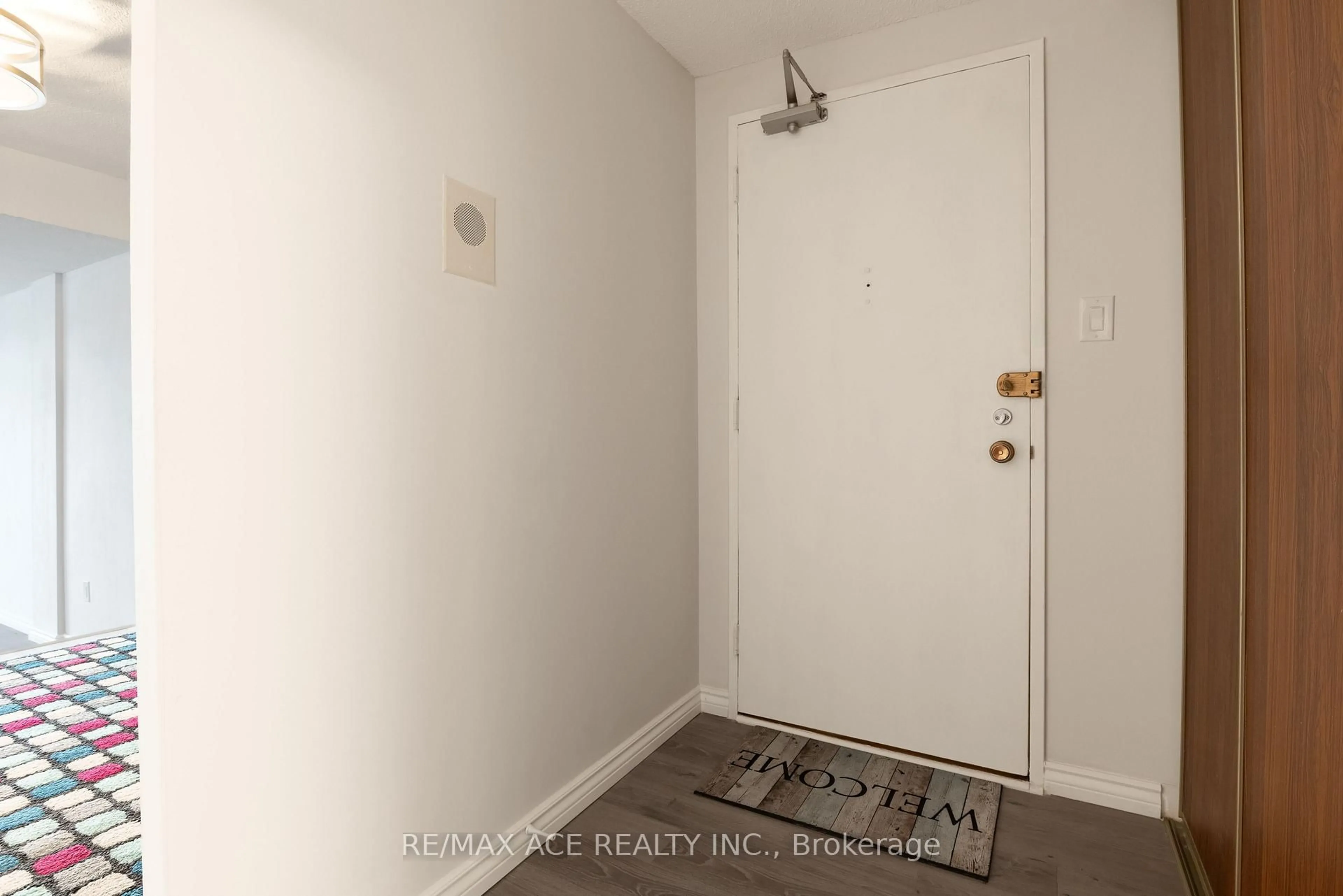 A pic of a room for 1171 Ambleside Dr #1506, Ottawa Ontario K2B 8E1