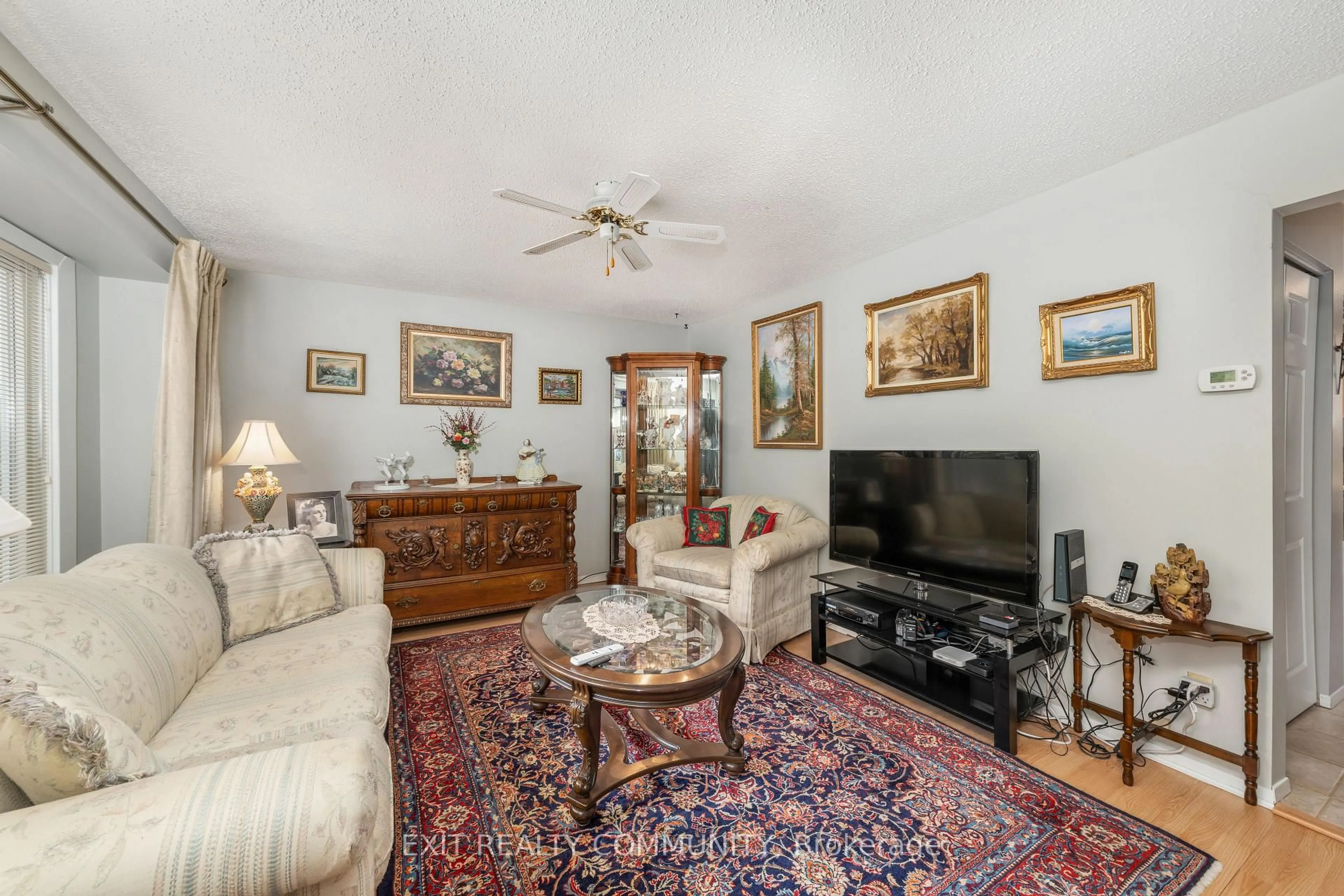 Living room with furniture, unknown for 651 Roger St, Sarnia Ontario N7S 4A5