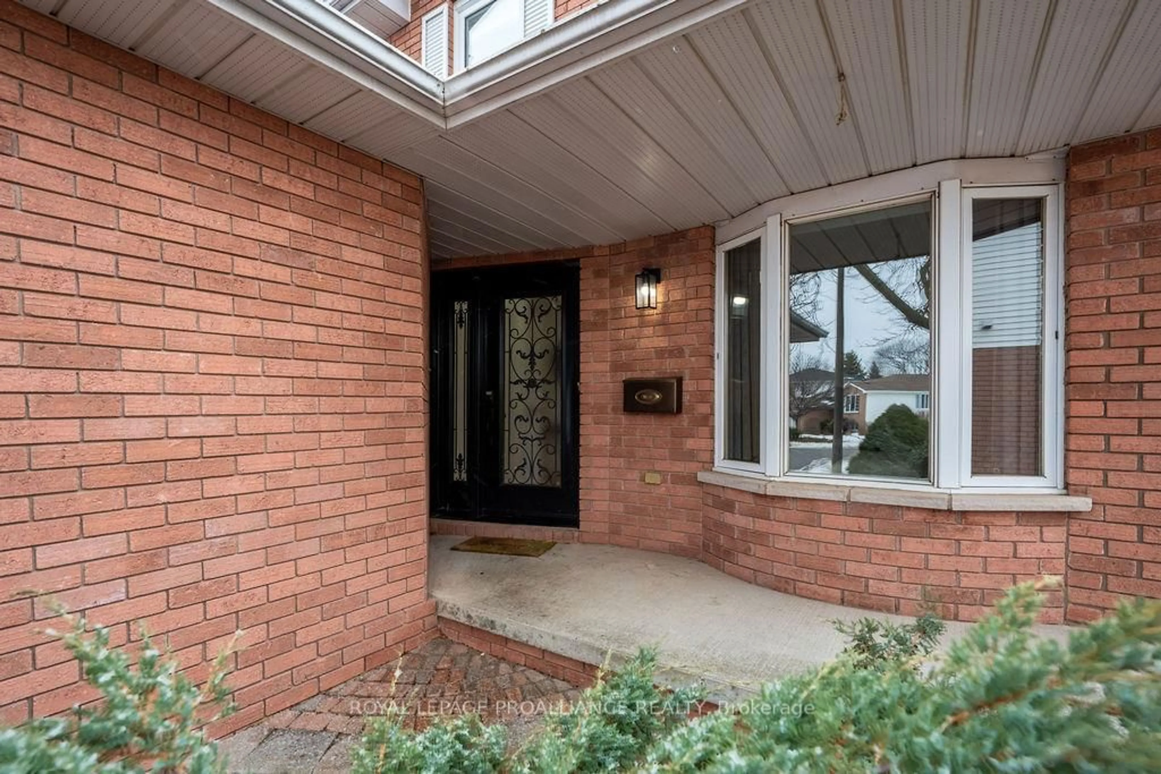 Home with brick exterior material, street for 29 Sherwood Cres, Belleville Ontario K8P 5G2