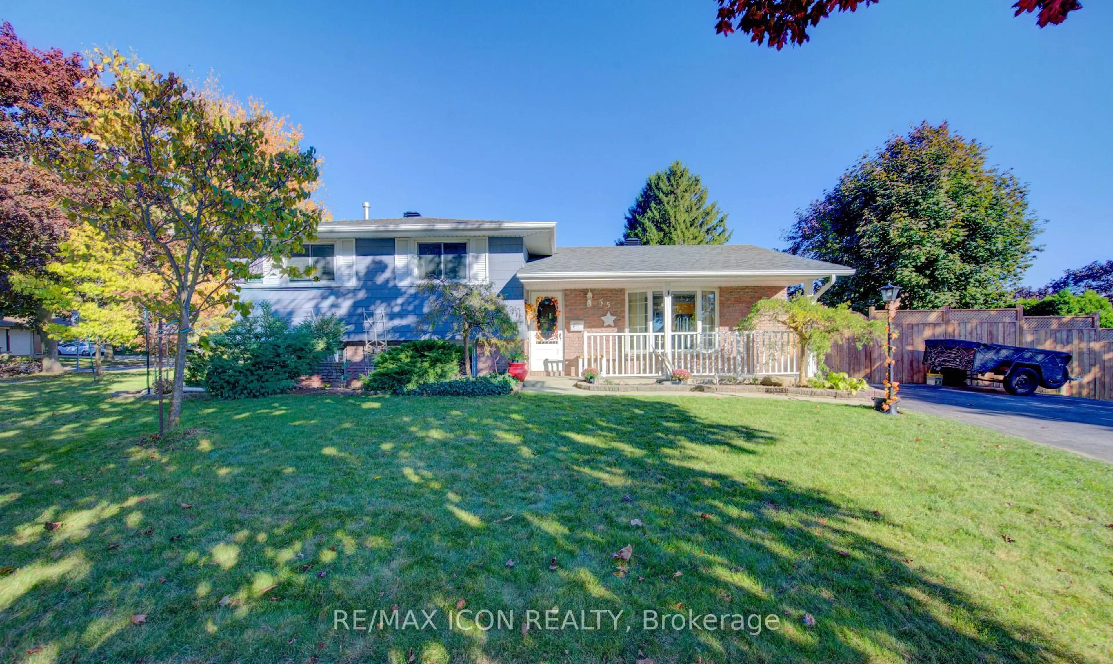 A pic from outside/outdoor area/front of a property/back of a property/a pic from drone, unknown for 55 Gracefield Cres, Kitchener Ontario N2E 1R8