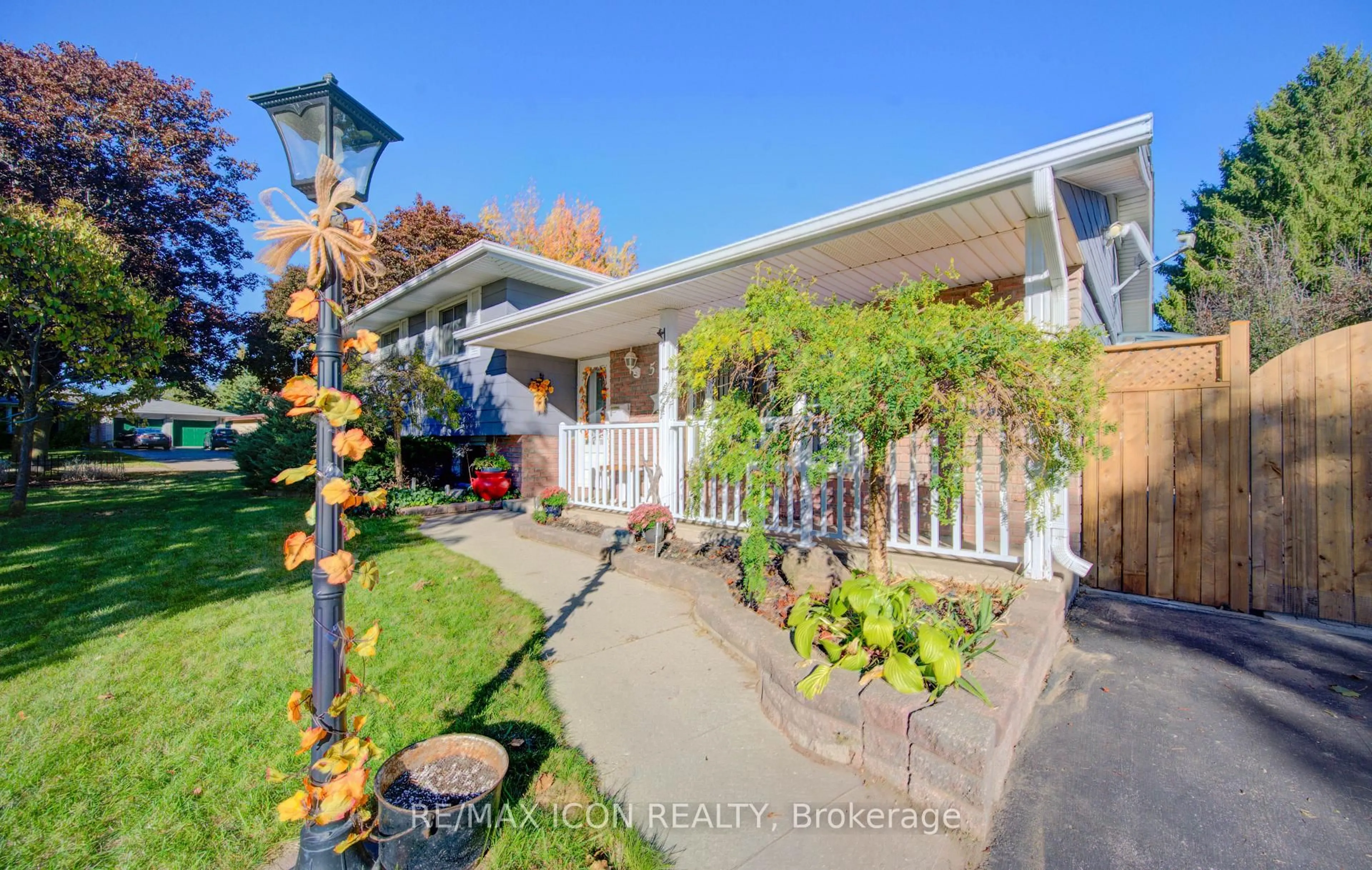 Unknown for 55 Gracefield Cres, Kitchener Ontario N2E 1R8