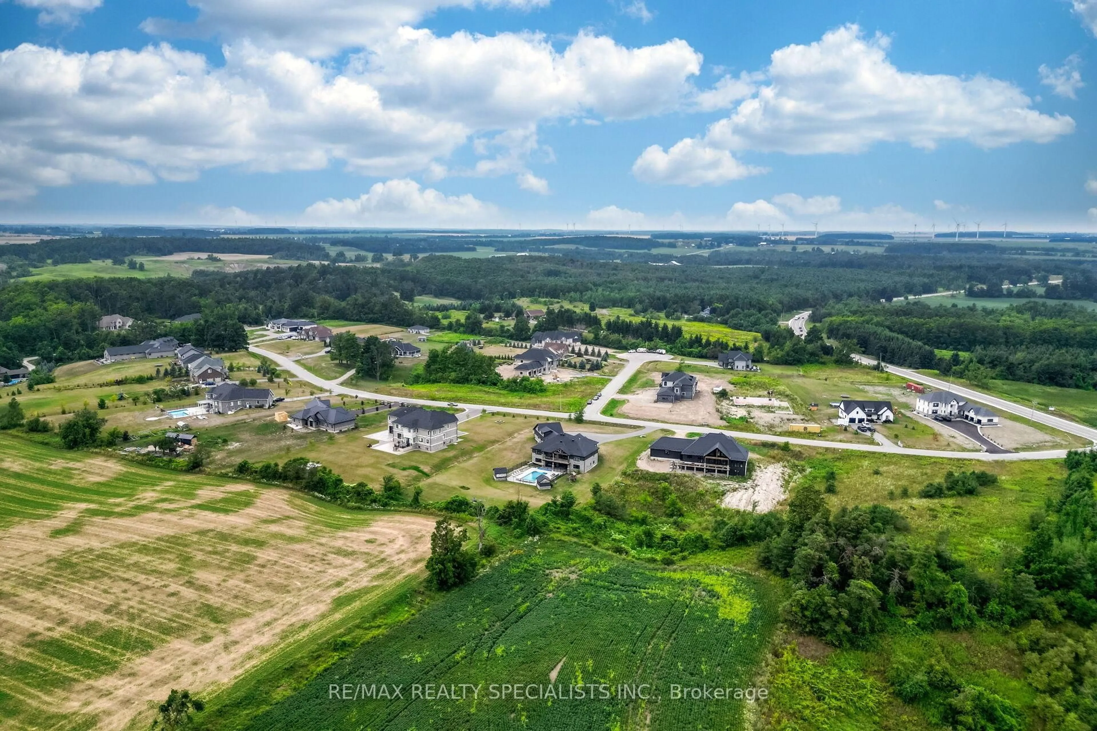 A pic from outside/outdoor area/front of a property/back of a property/a pic from drone, unknown for 6 Rutledge Hts, Melancthon Ontario L9V 3M9