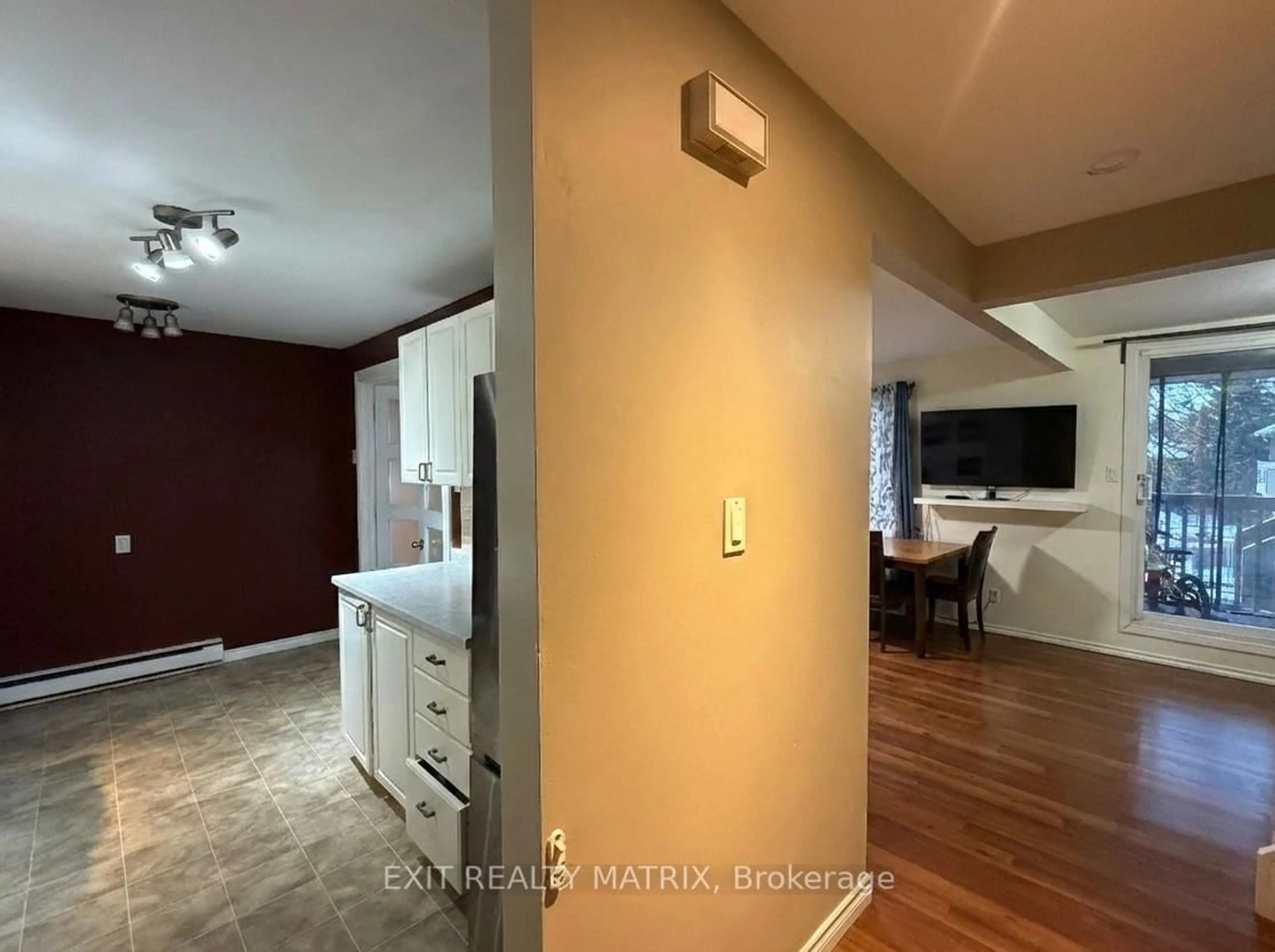 A pic of a room for 762 St. Andre Dr #5B, Ottawa Ontario K1C 4S7