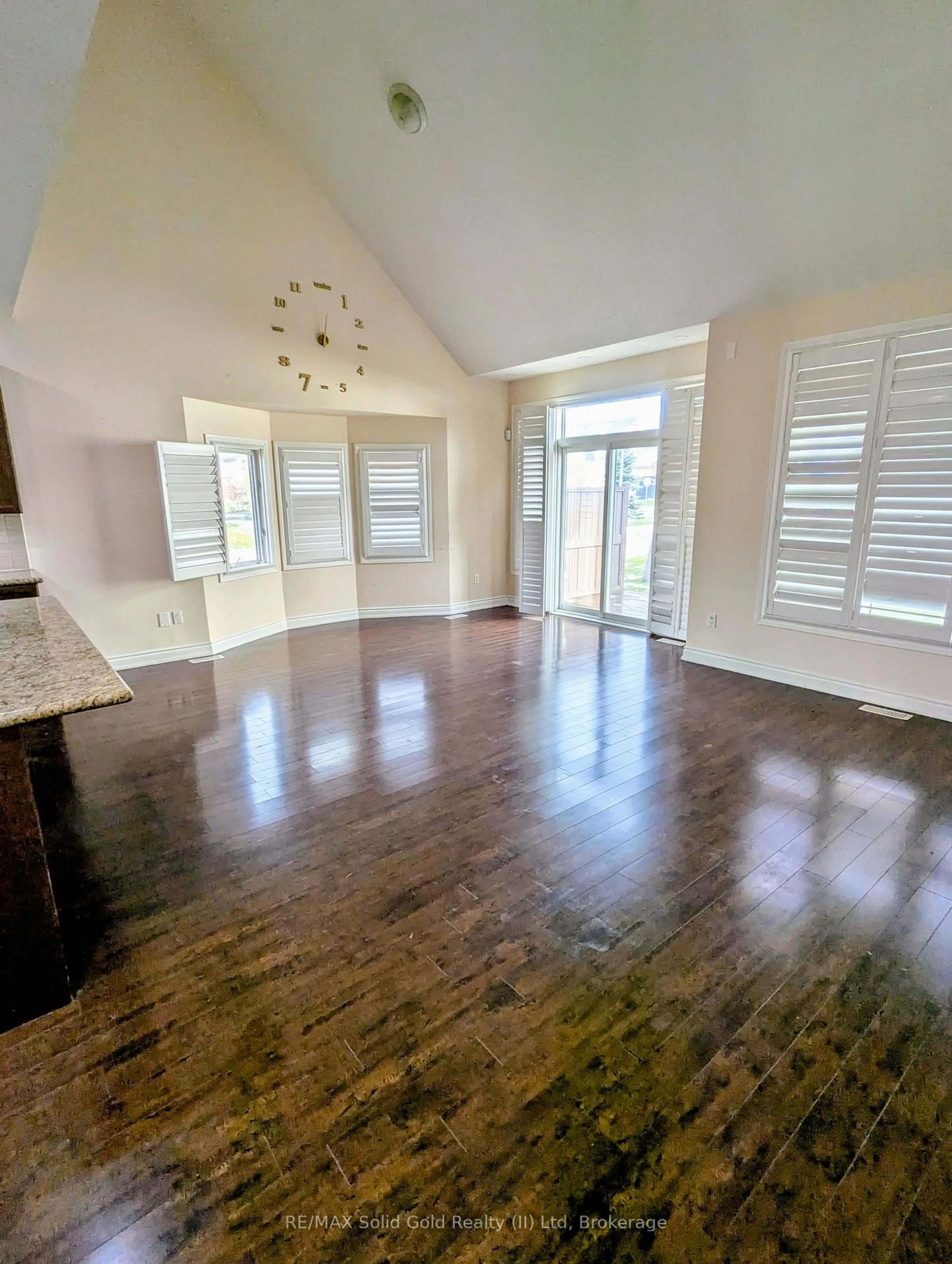 A pic of a room for 200 kingfisher Dr #136, Mono Ontario L9Y 0B3