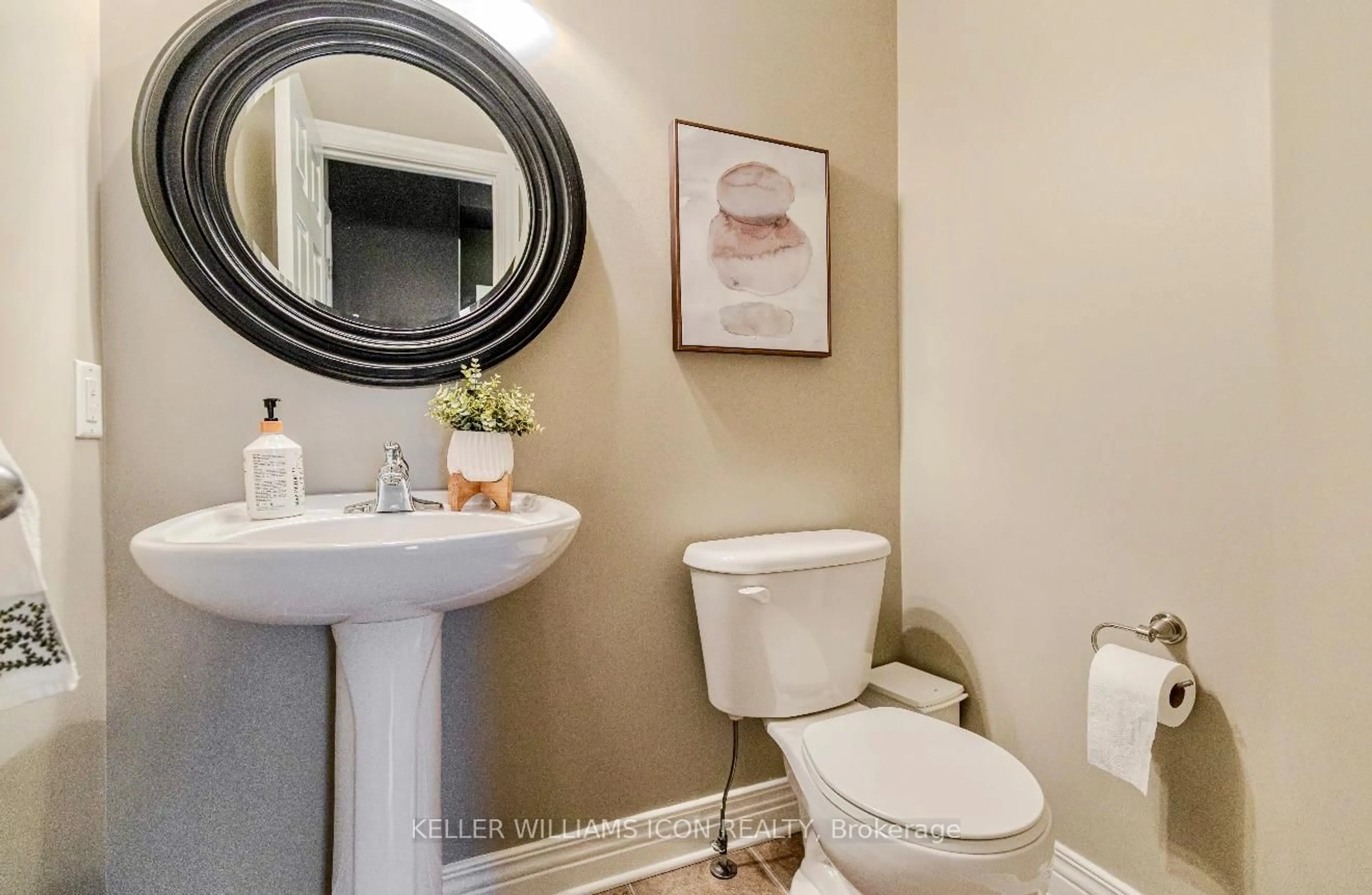 Standard bathroom, ceramic/tile floor for 40 Huntcliff Pl, Ottawa Ontario K2G 6Z8
