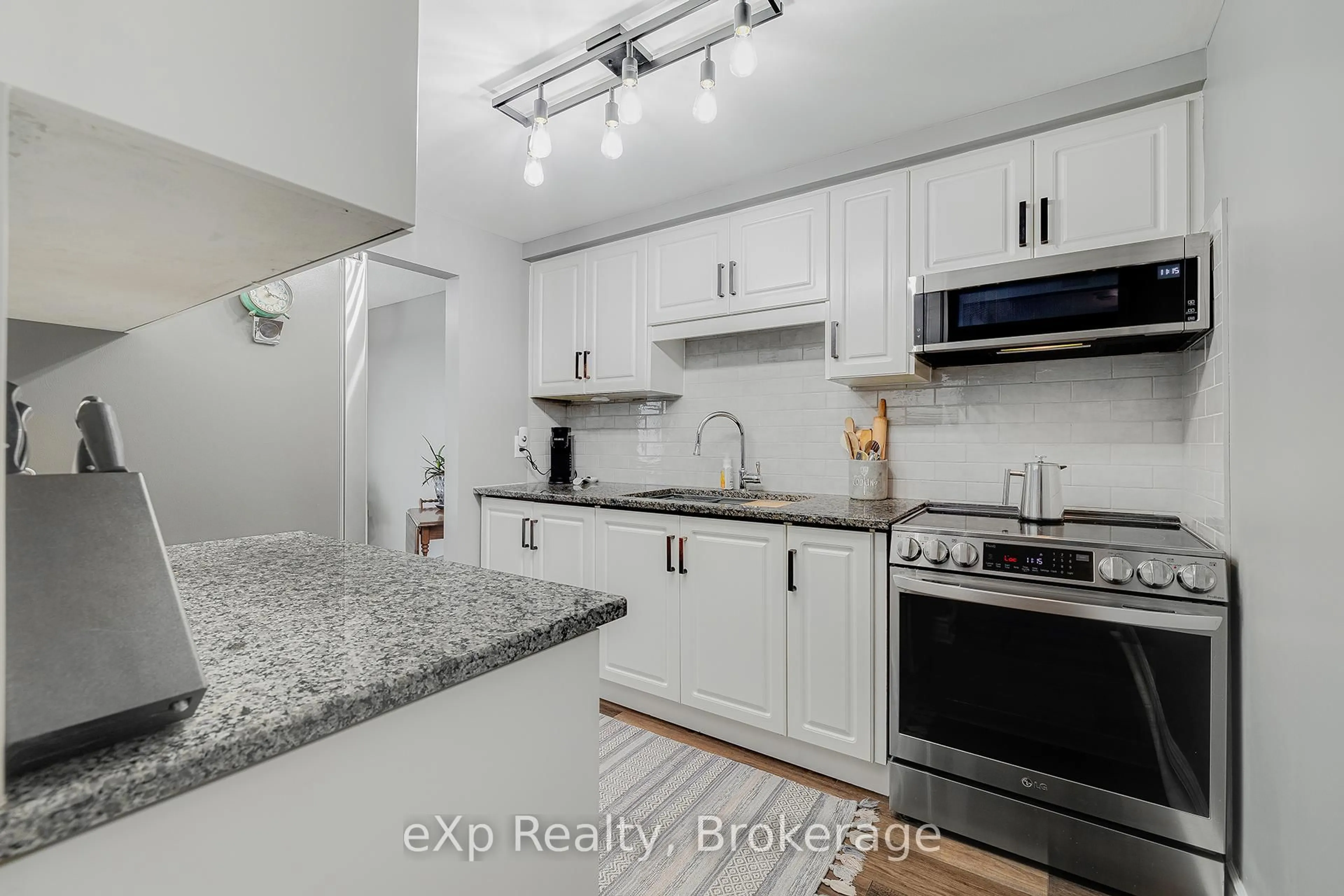 Standard kitchen, ceramic/tile floor for 180 Marksam Rd #88, Guelph Ontario N1H 8G4