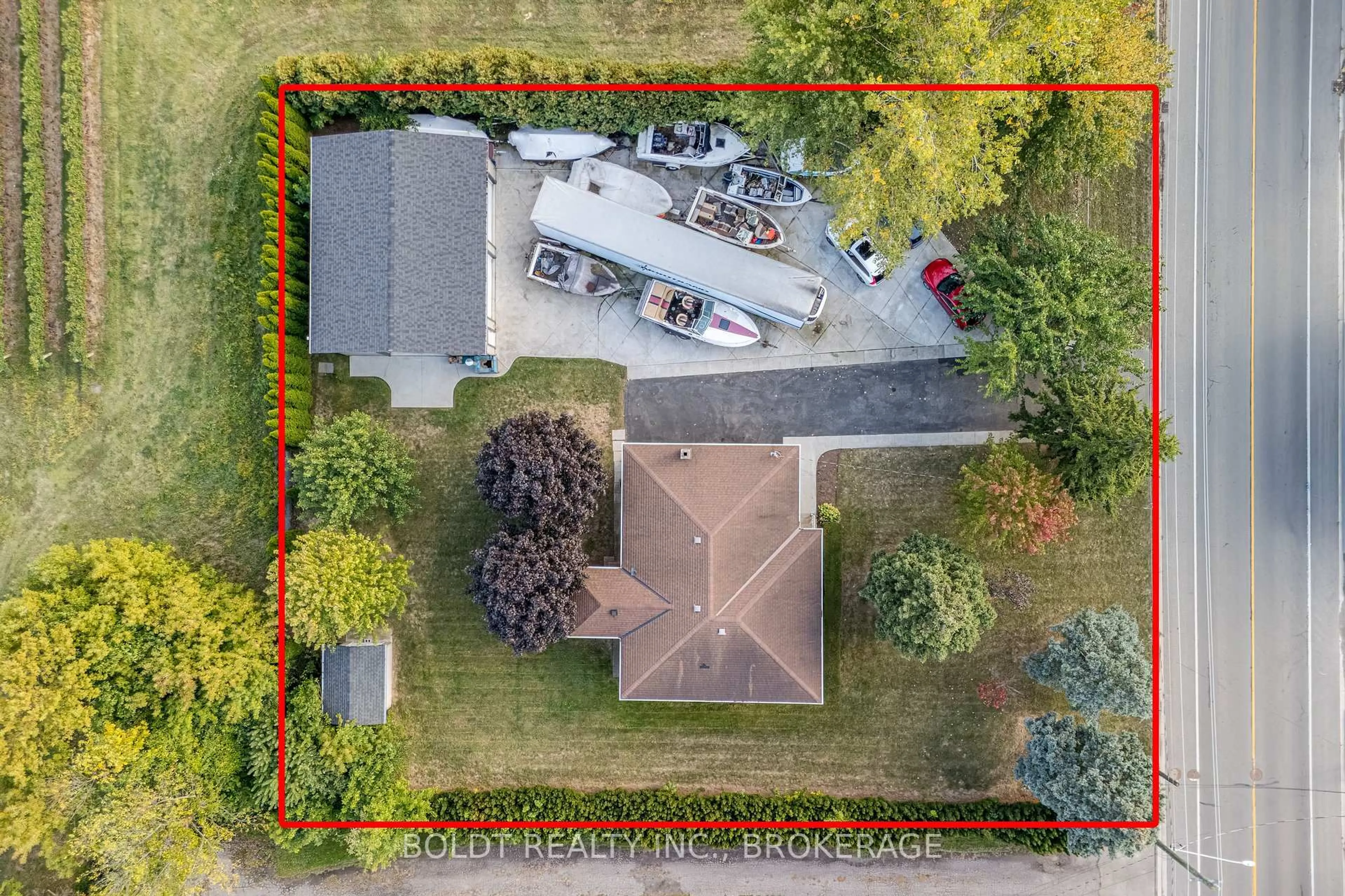 A pic from outside/outdoor area/front of a property/back of a property/a pic from drone, street for 1591 CONCESSION 4 Rd, Niagara-on-the-Lake Ontario L0S 1J0