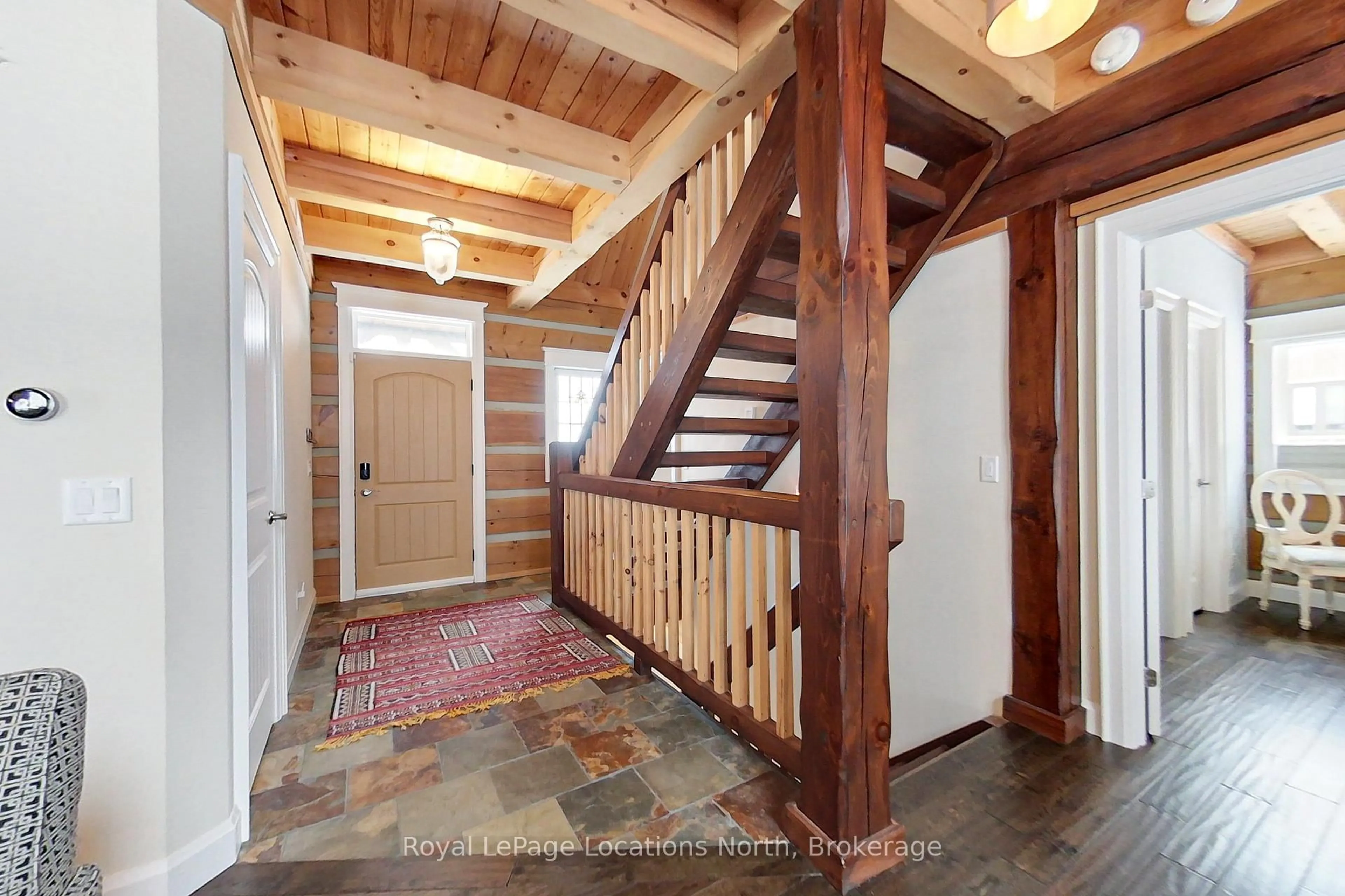 Indoor entryway for 112 STARLIGHT Lane, Meaford Ontario N0H 2P0