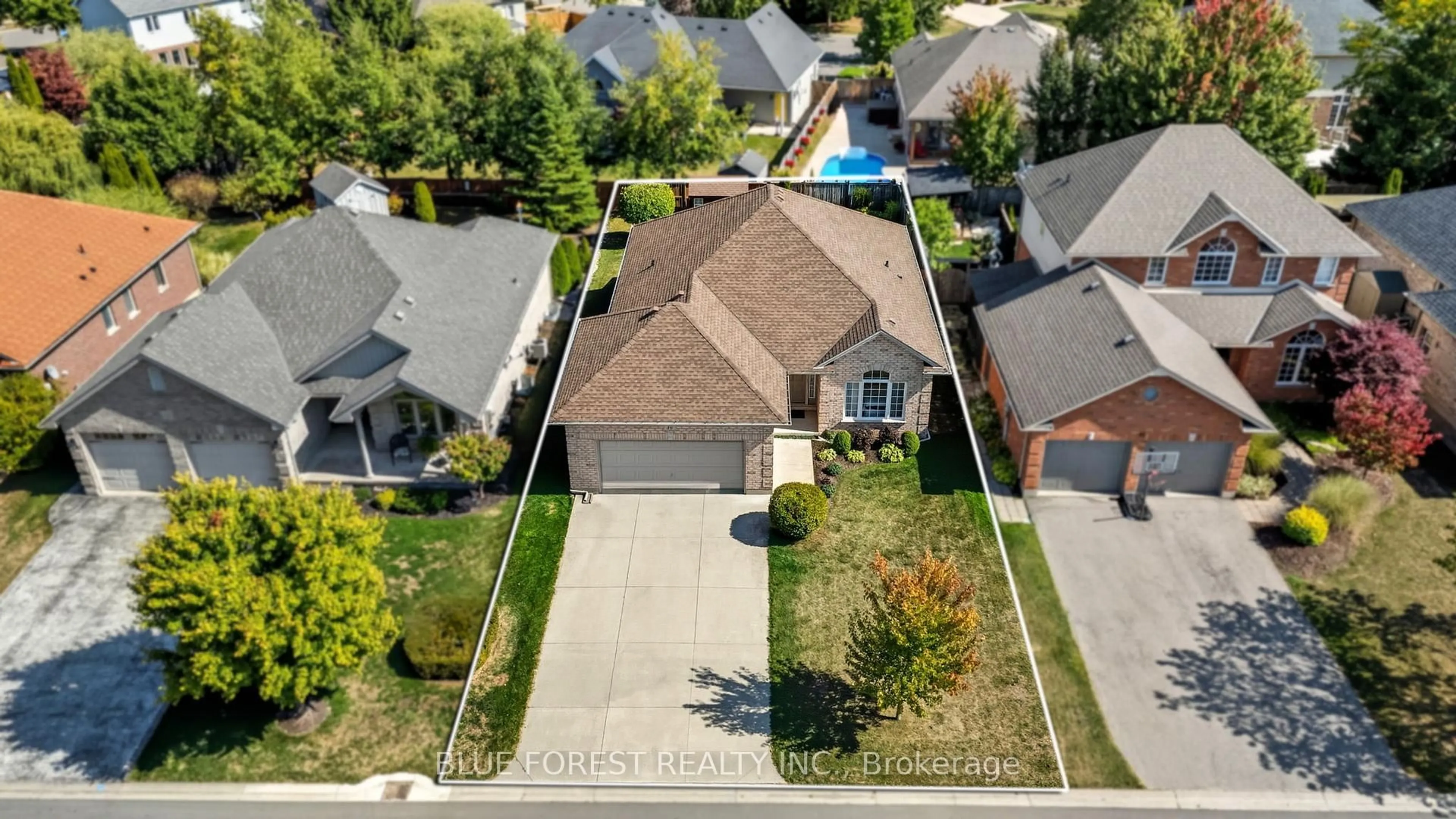 A pic from outside/outdoor area/front of a property/back of a property/a pic from drone, street for 86 Calvert Lane, Middlesex Centre Ontario N0M 2A0