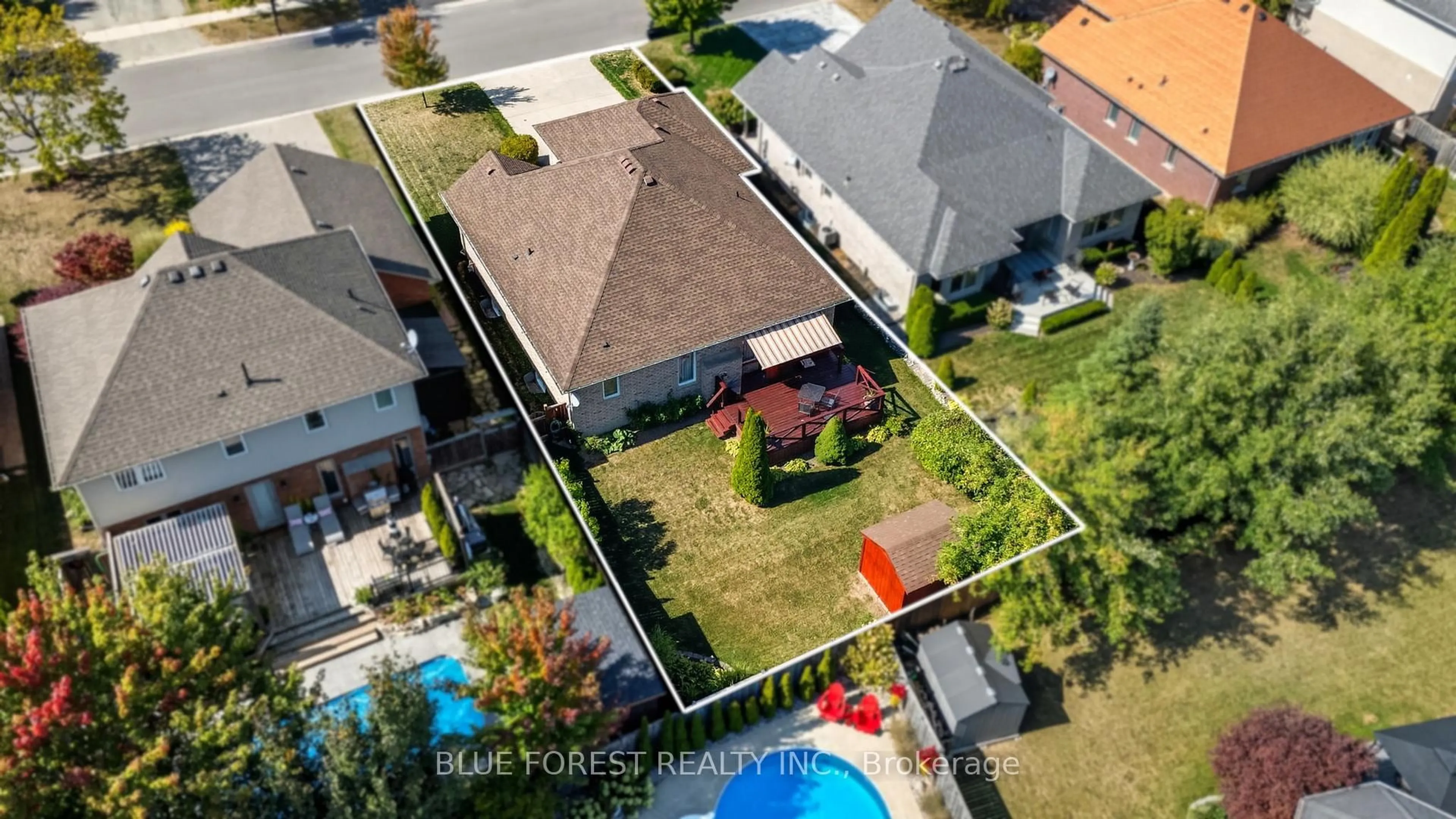 A pic from outside/outdoor area/front of a property/back of a property/a pic from drone, street for 86 Calvert Lane, Middlesex Centre Ontario N0M 2A0