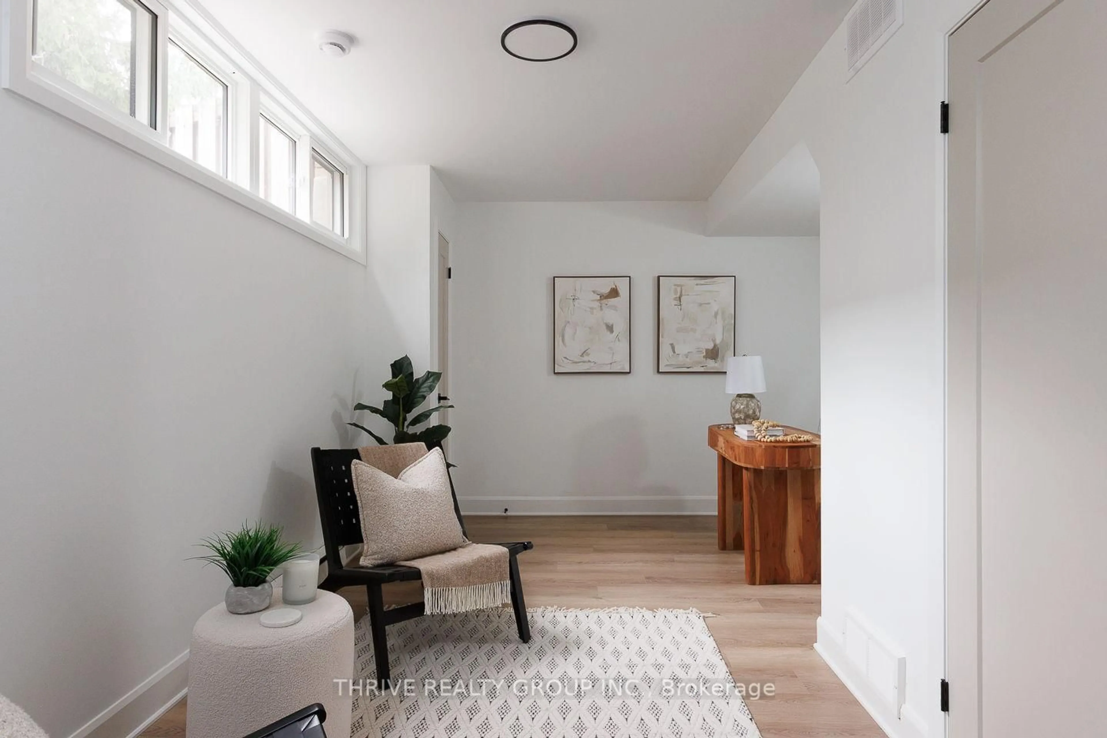 Indoor entryway for 35 WATERMAN Ave #73, London South Ontario N6C 5T7