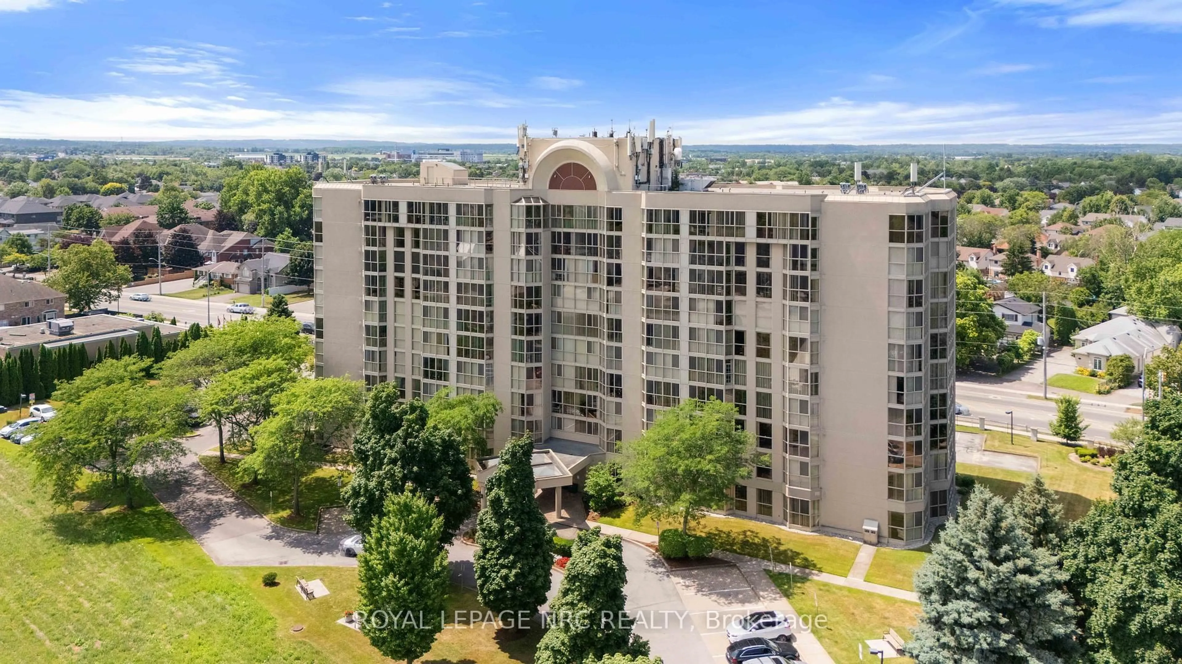A pic from outside/outdoor area/front of a property/back of a property/a pic from drone, city buildings view from balcony for 162 Martindale Rd #605, St. Catharines Ontario L2S 3S4