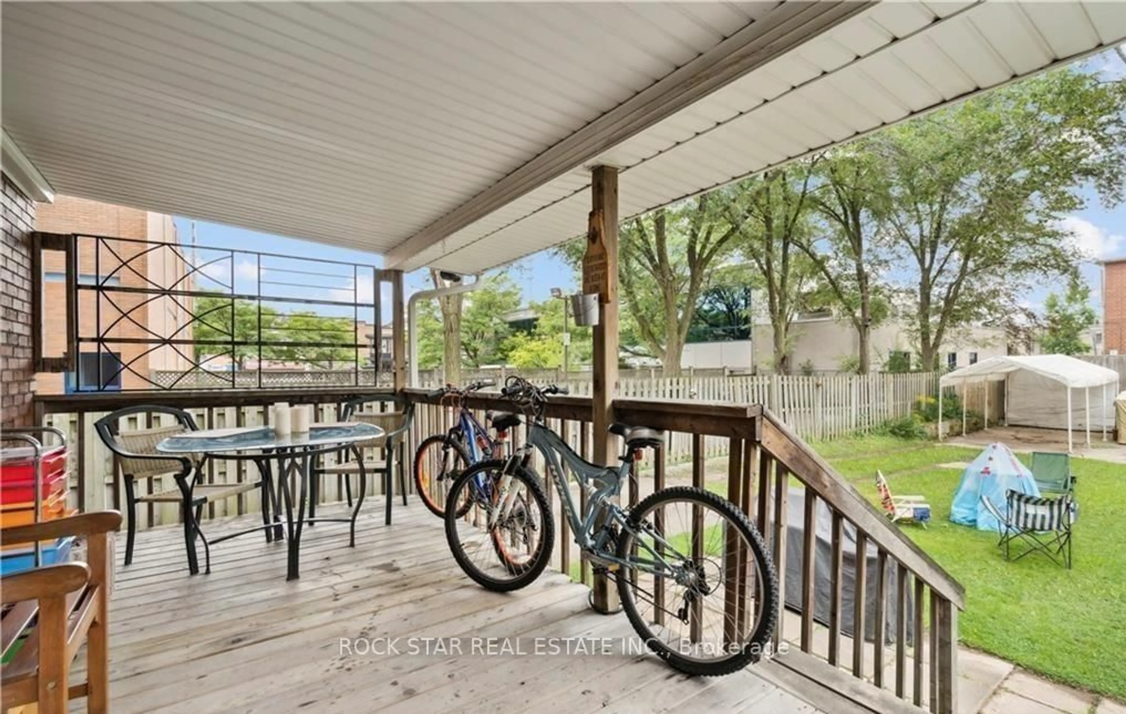 Patio, street for 34 Cliff Ave, Hamilton Ontario L8V 2R9