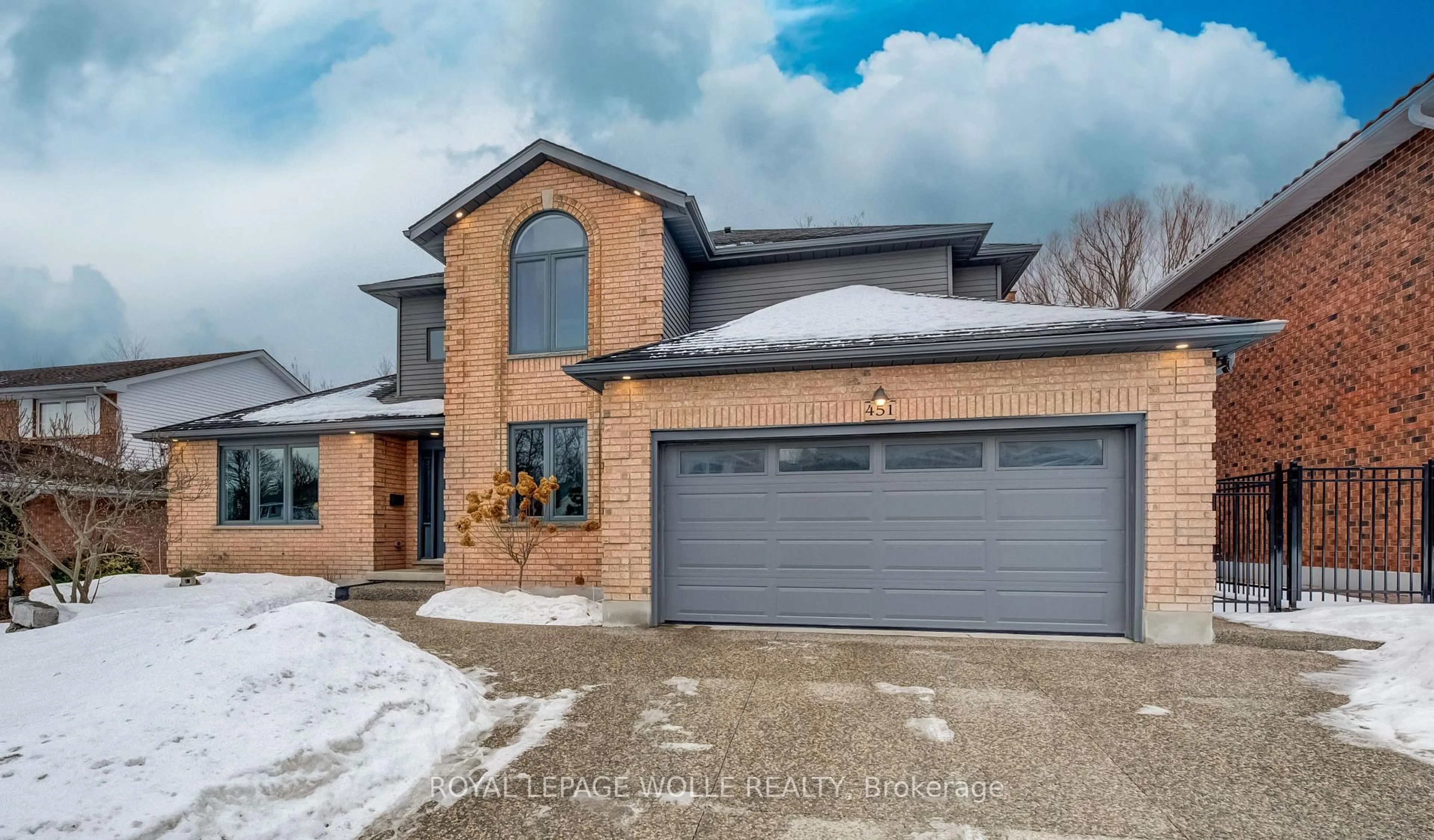 Home with brick exterior material, street for 451 Knightsbridge Crt, Waterloo Ontario N2T 2G5